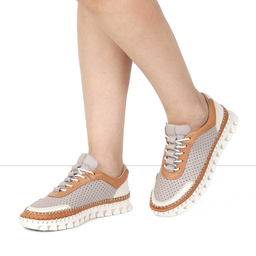 Celal Gültekin Kadın Vizon Taba Bağcıklı Kalın Tabanlı Deri Sneaker