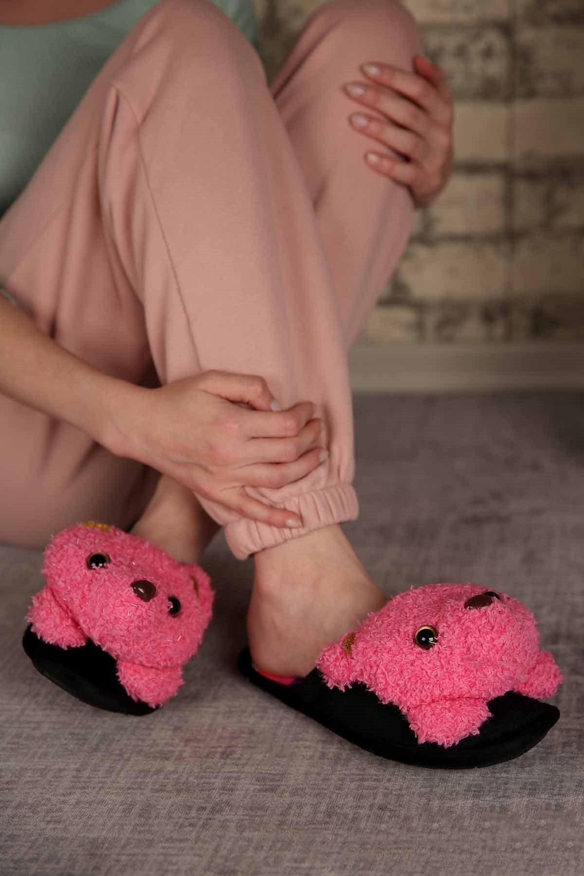 Bayan Ayıcıklı Ev Terliği; PEMBE