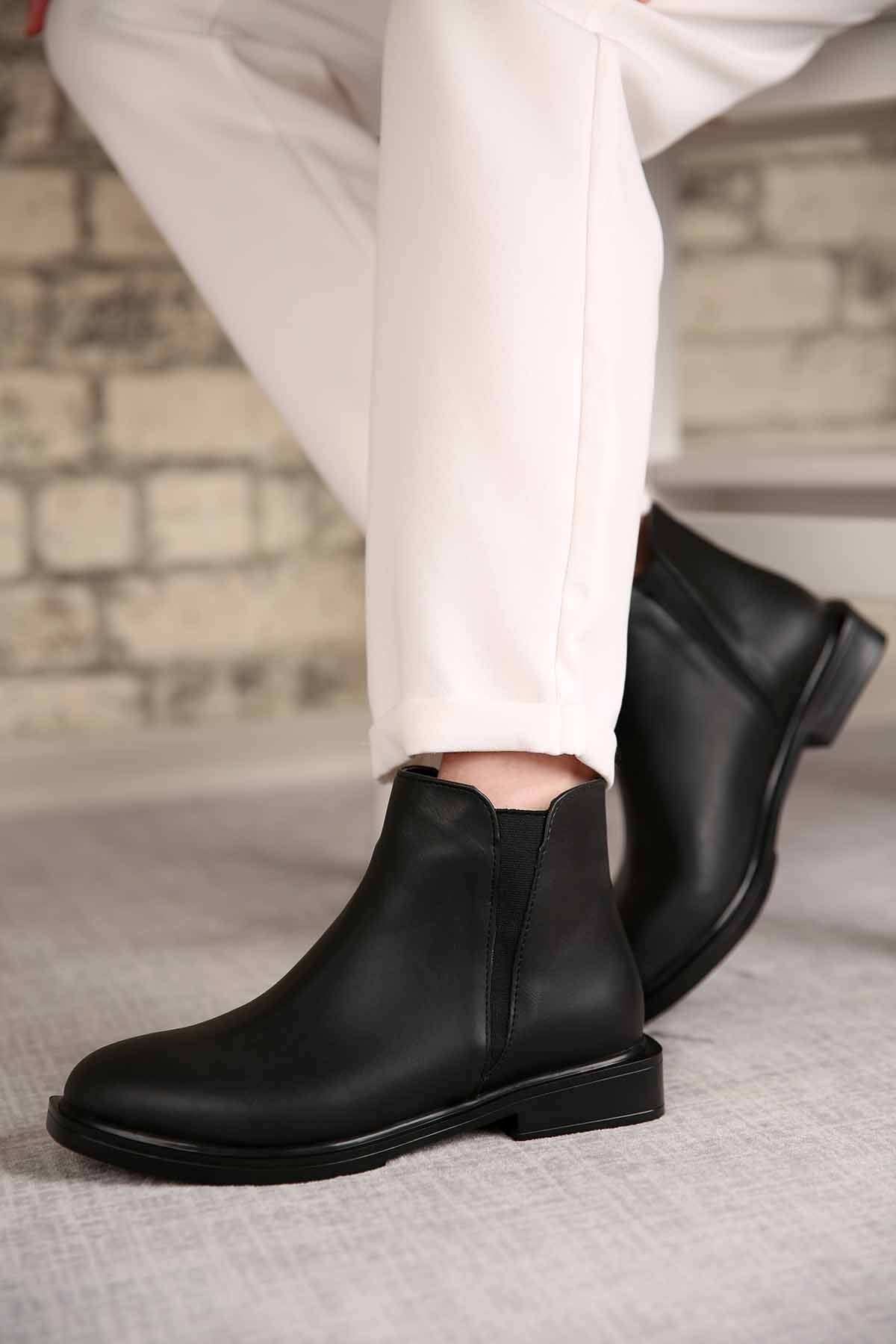 Bayan Lastikli Bot SİYAH