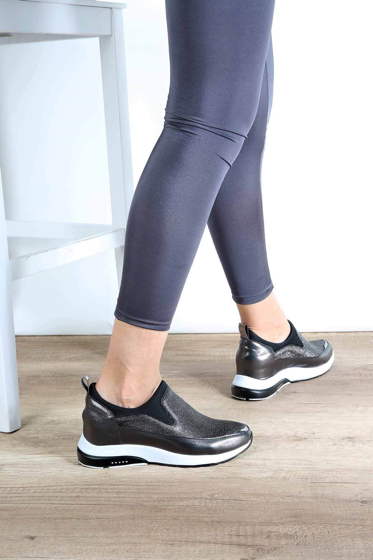 Bayan Spor Ayakkabı - R515 SİYAH SİM