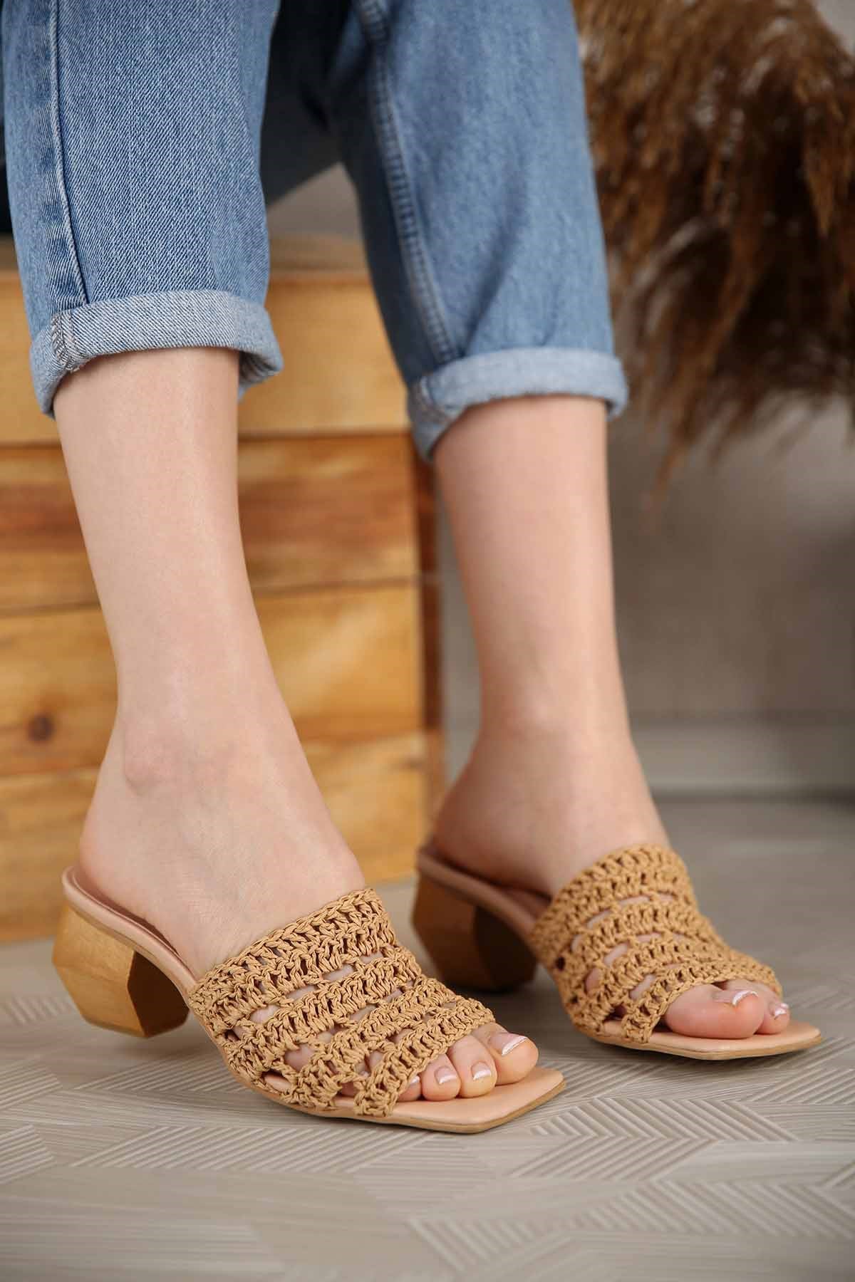 Kadın Ahşap Topuklu Örgü Terlik CAMEL