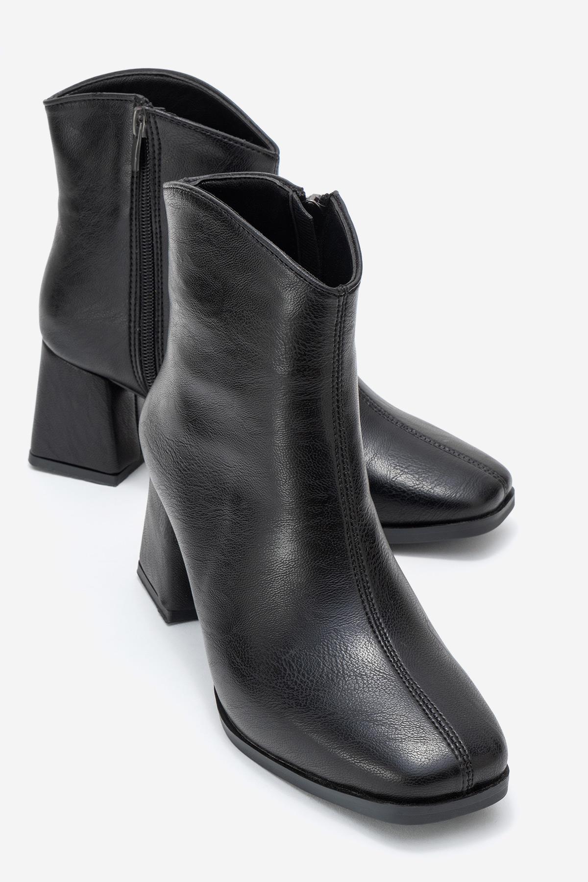 Kadın Sade Küt Burunlu Topuklu Bot SİYAH CİLT