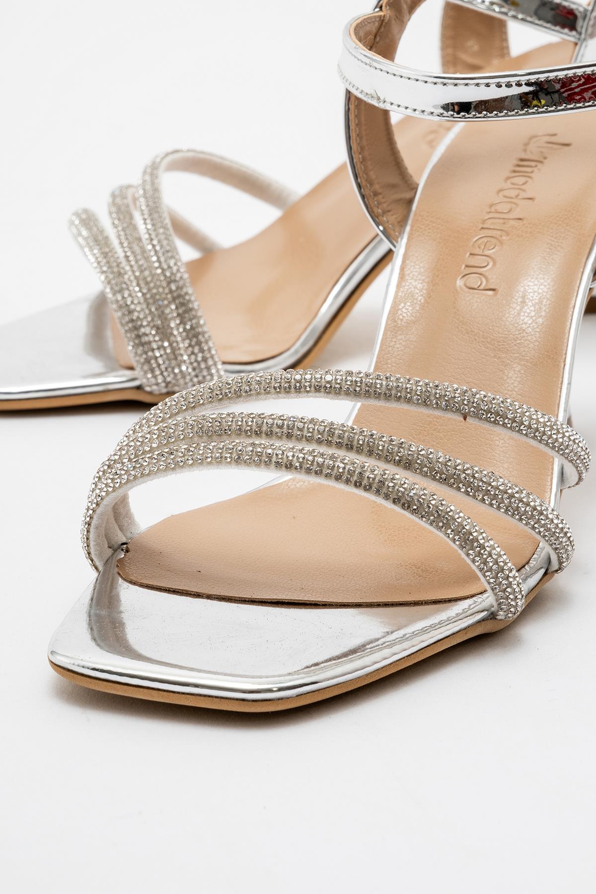 Kadın Sivri Burunlu Stiletto GÜMÜŞ AYNA