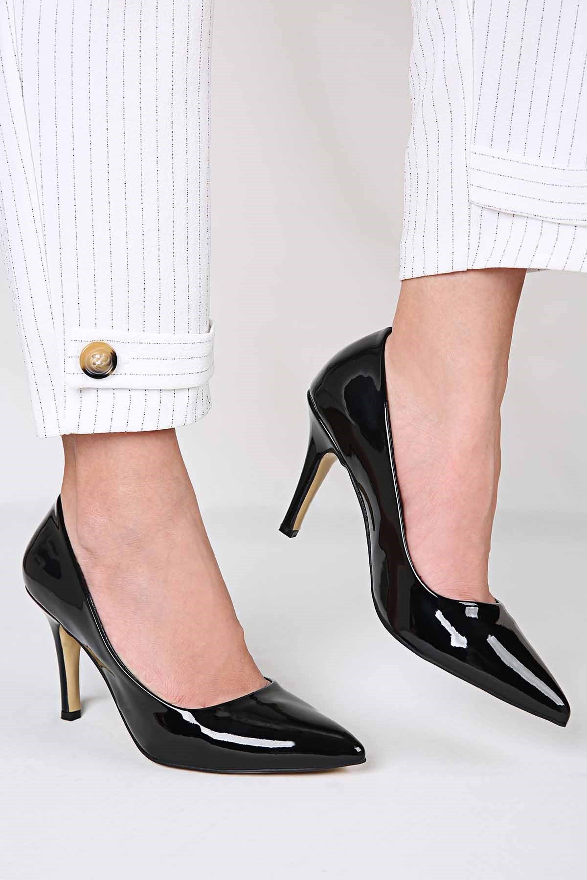 Kadın Sivri Burunlu Stiletto SİYAH RUGAN