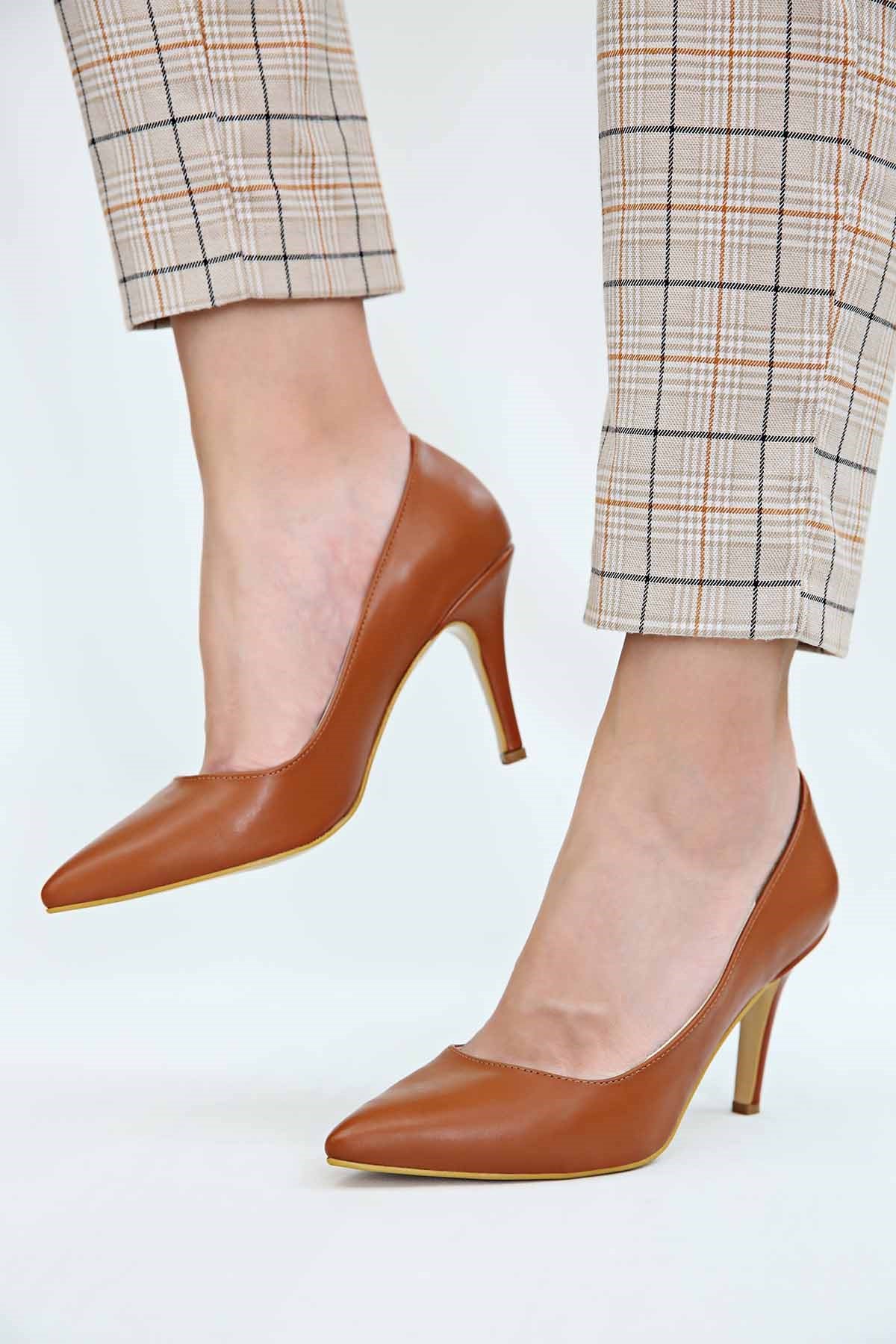 Kadın Sivri Burunlu Stiletto TABA CİLT