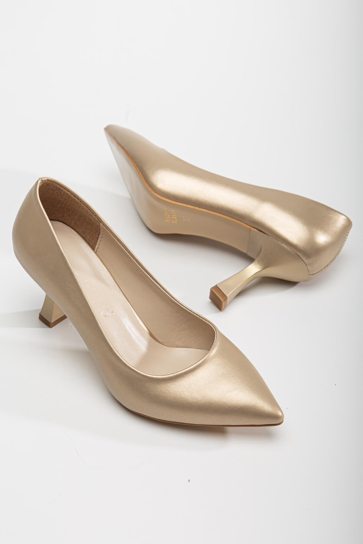 Kadın Stiletto ALTIN CİLT