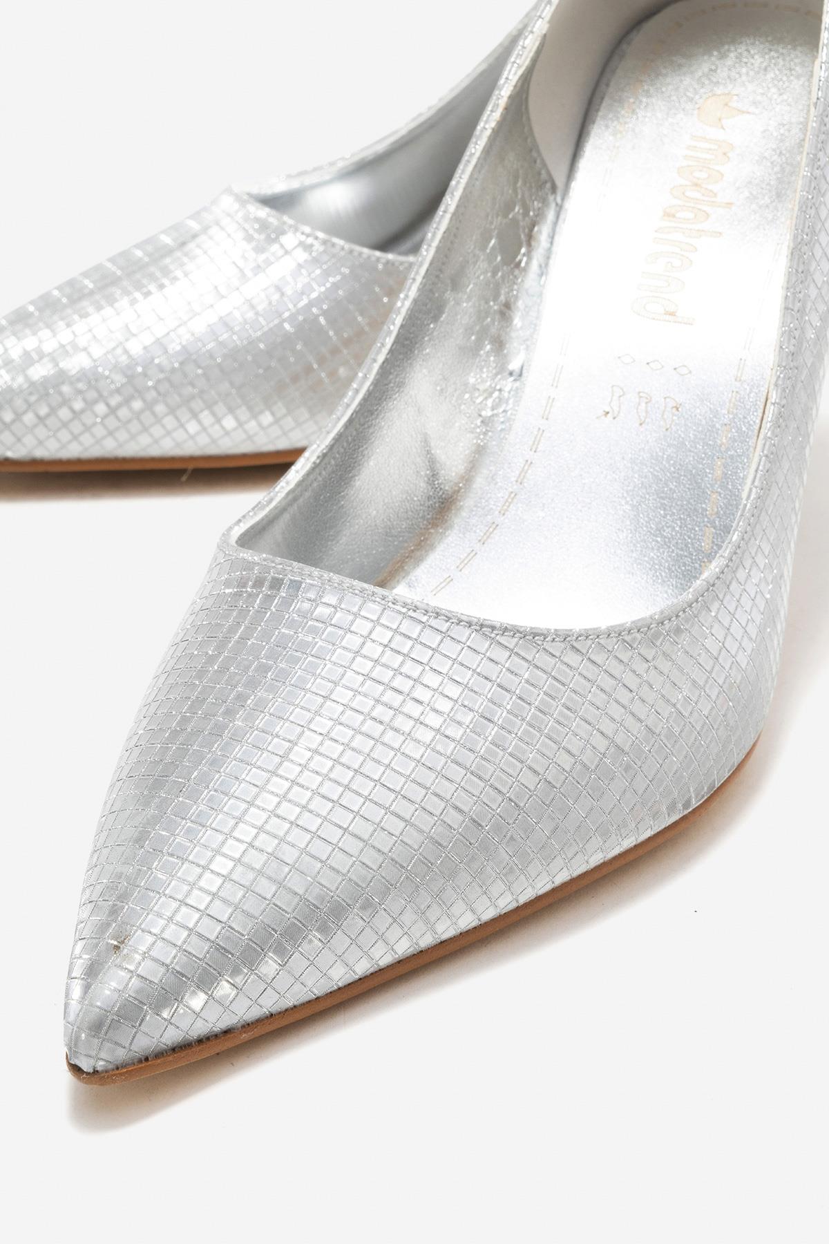 Kadın Stiletto Ayakkabı; GÜMÜŞ