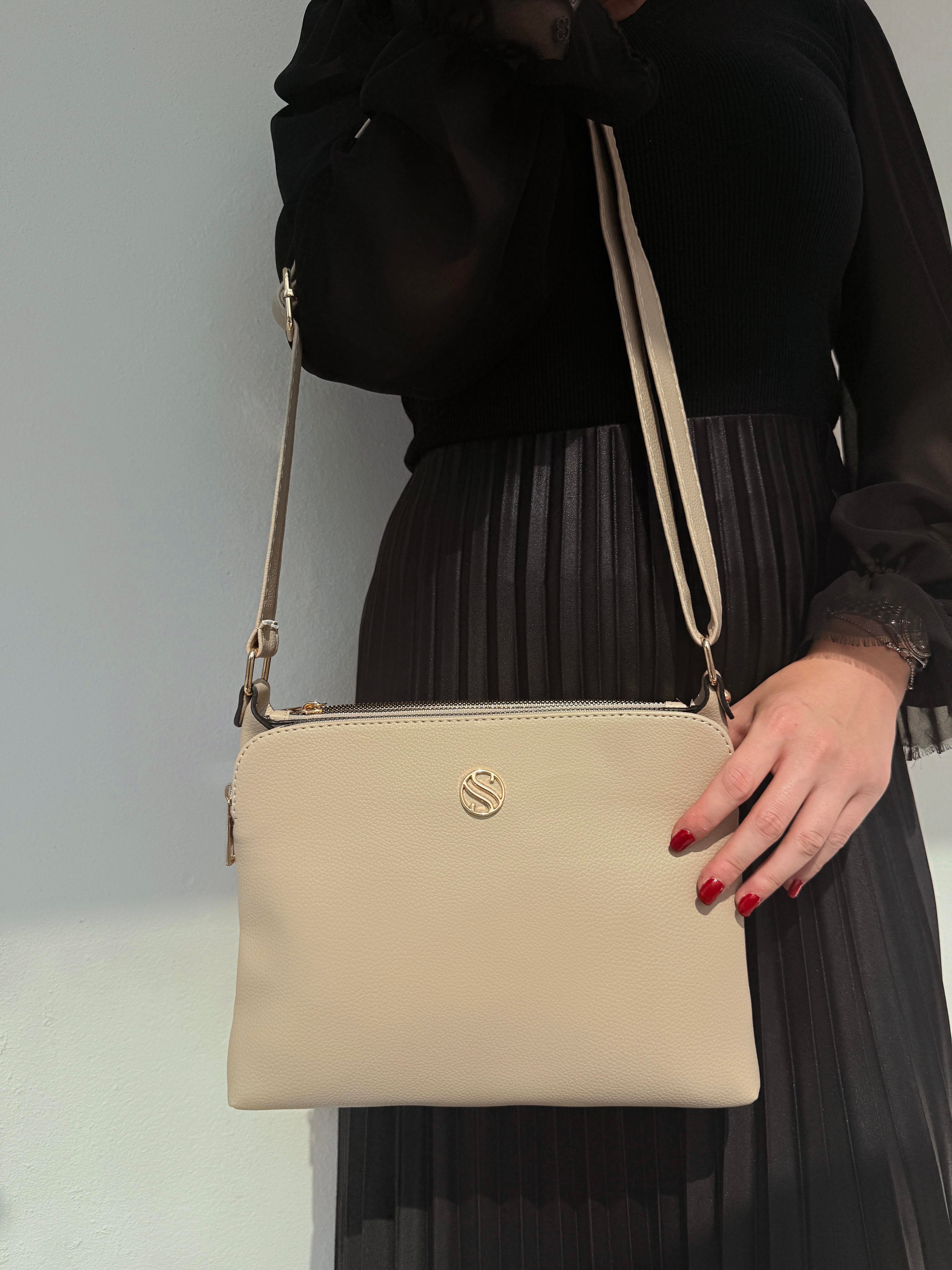 Kadın Suni Deri Ayarlanabilir Çapraz Askılı 4 Bölmeli ve Metal Fermuarlı Omuz Çantası NUDE