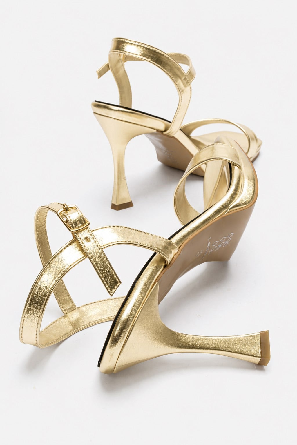 Kadın Tek Bantlı Ökçe Boyalı Topuklu Sandalet; ALTIN CİLT