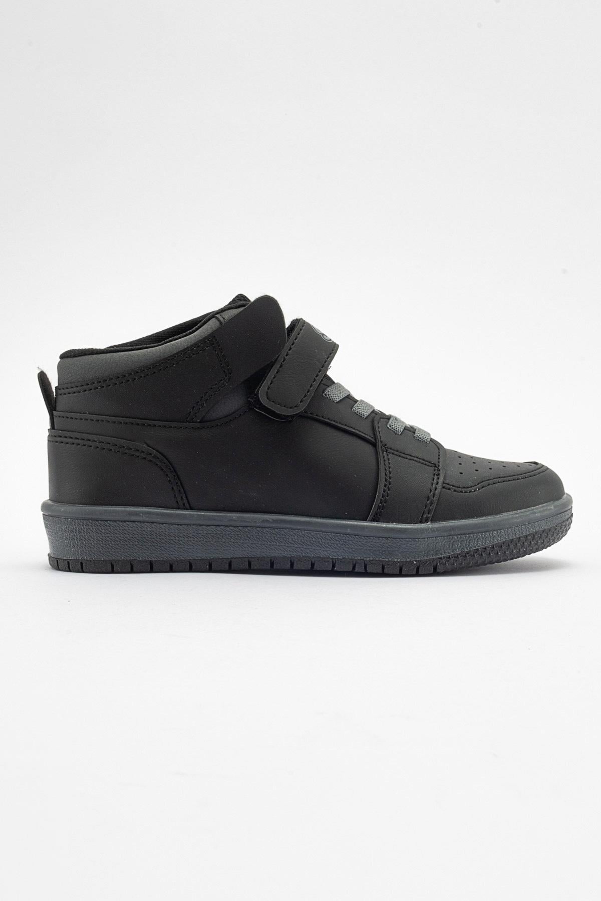 Kaydırmaz Scooby Çocuk Spor Ayakkabı SİYAH FÜME
