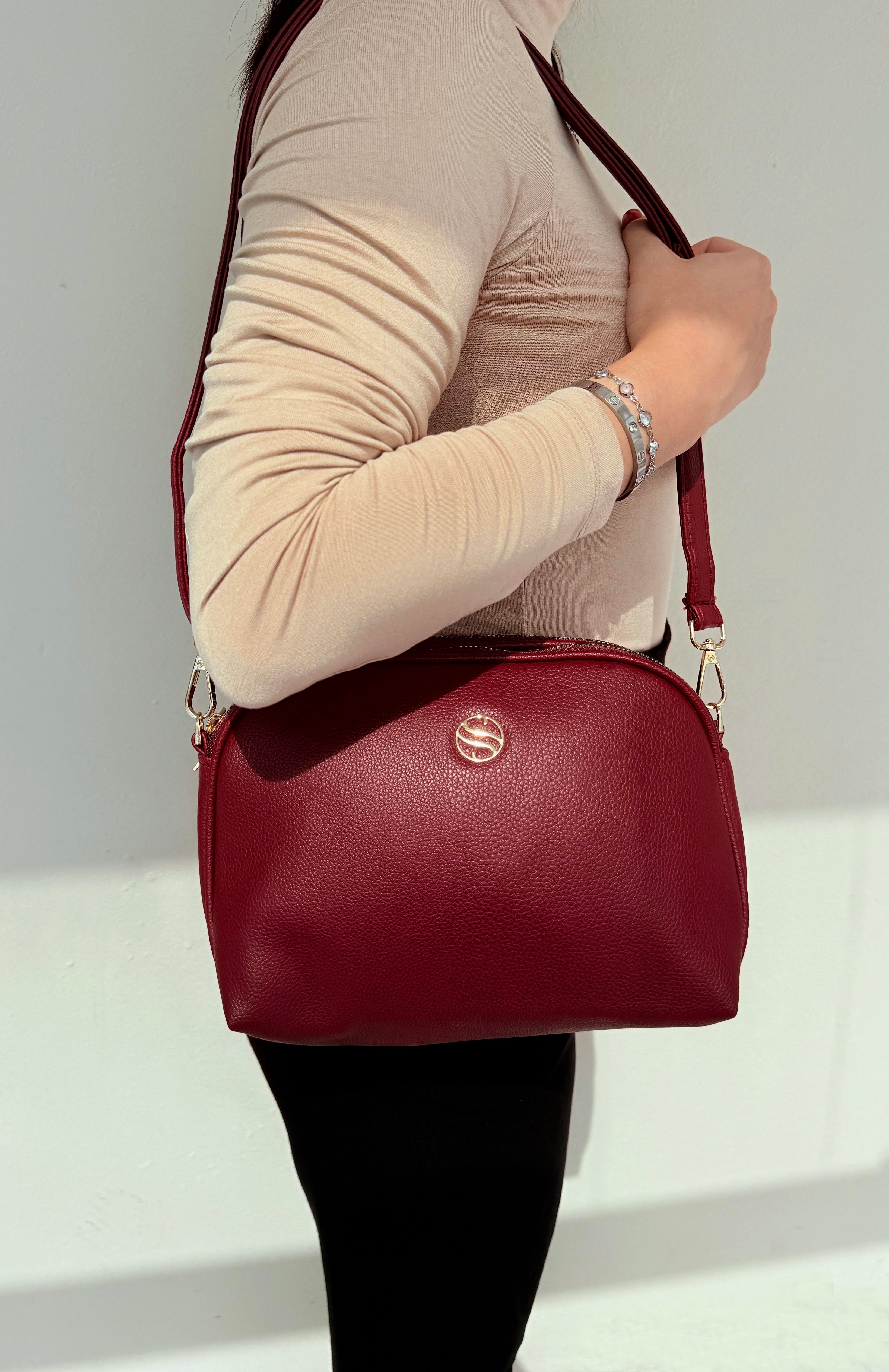 Parlak Siyah Çapraz Kullanıma Uygun Omuz Çantası BORDO