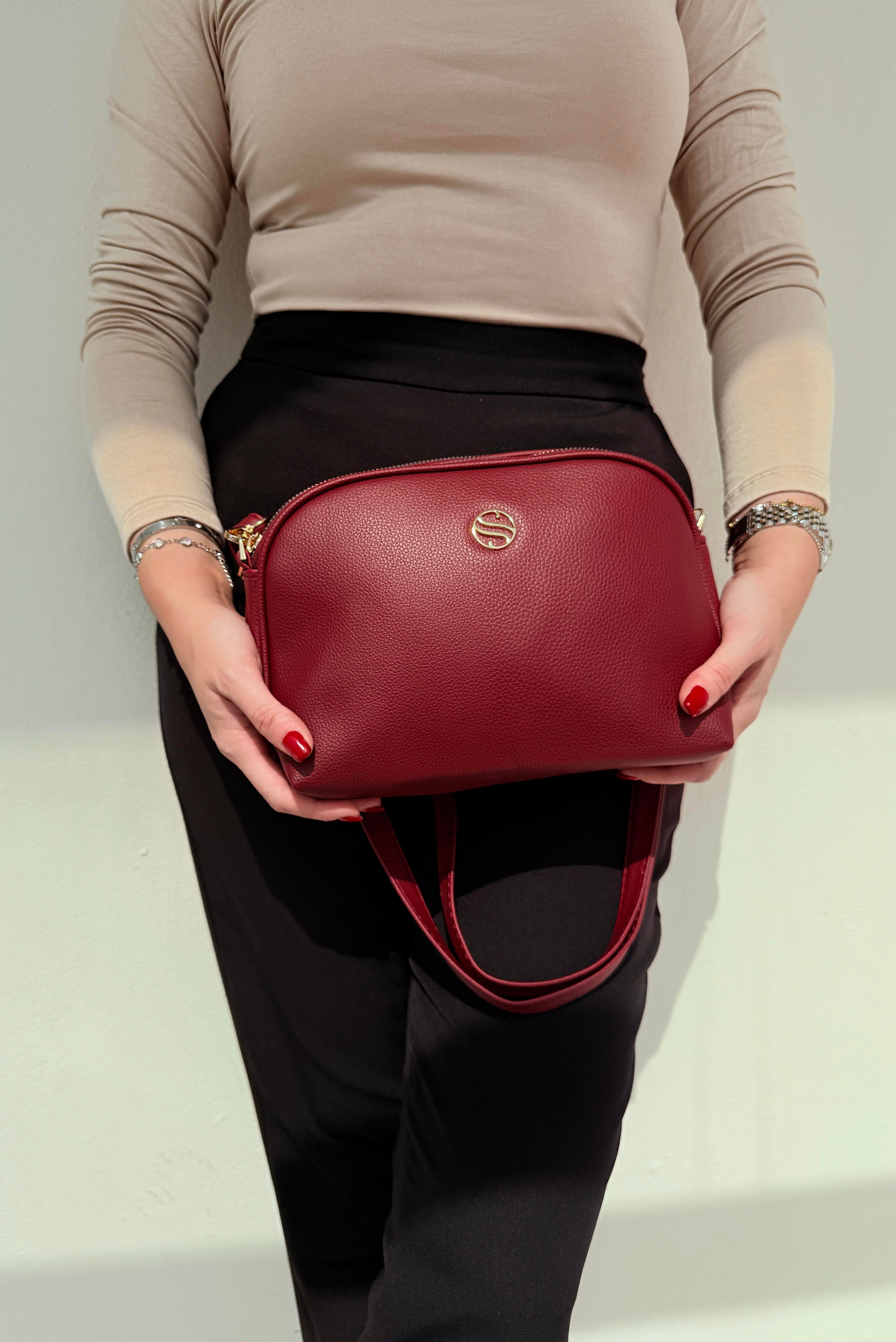 Parlak Siyah Çapraz Kullanıma Uygun Omuz Çantası BORDO