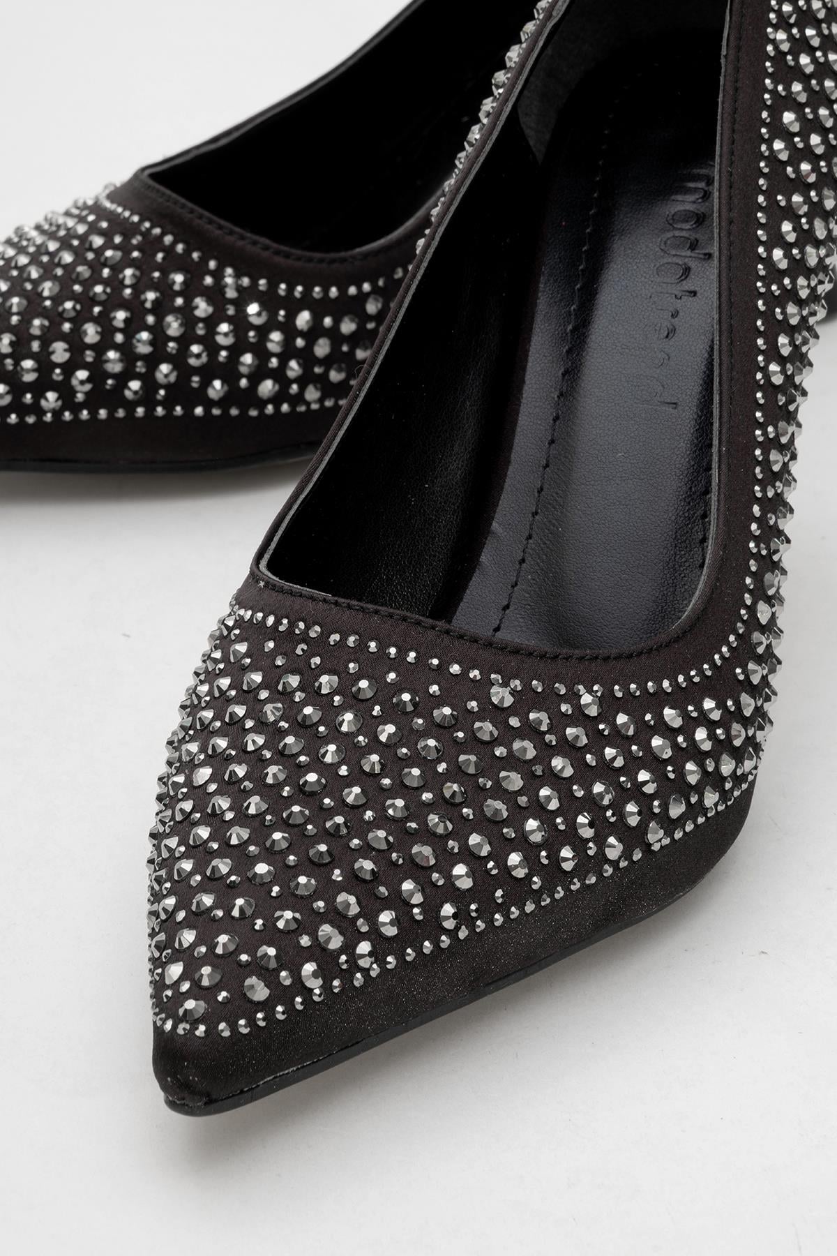 Taşlı Sivri Burunlu Stiletto Kadın Topuklu Ayakkabı SİYAH SATEN