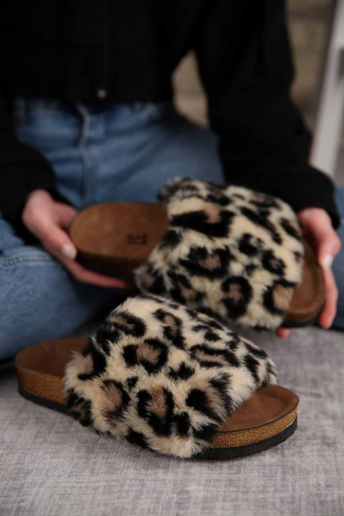 Tüylü Terlik LEOPAR