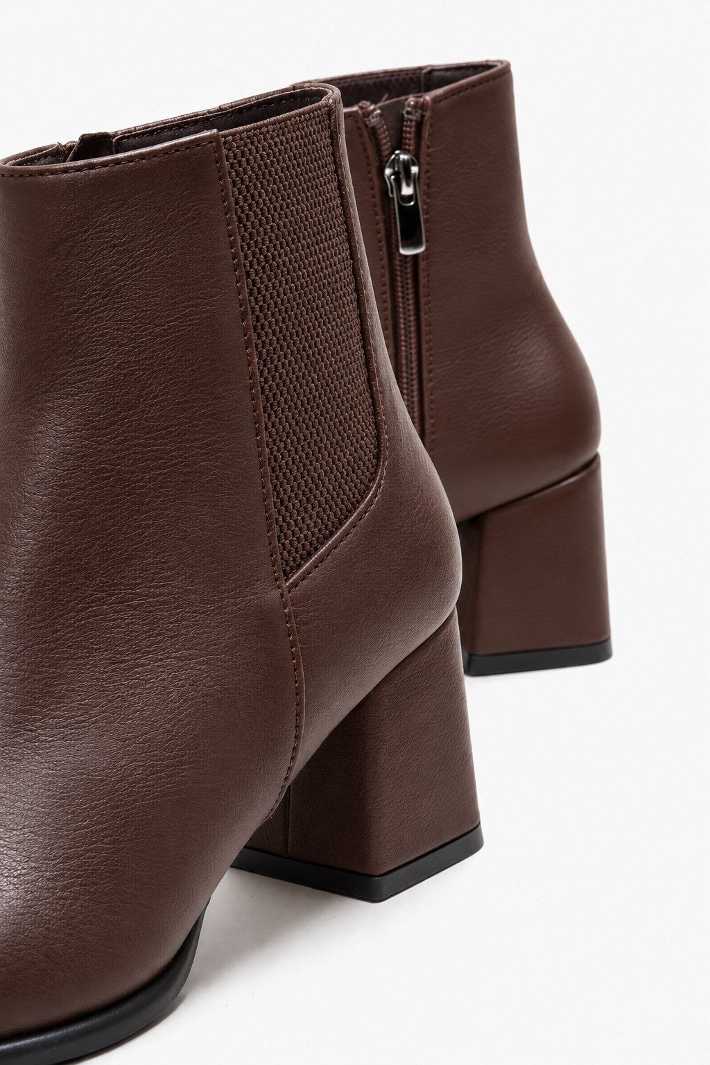 Uzun Sade Sivri Burunlu Topuklu Bot KAHVE CİLT