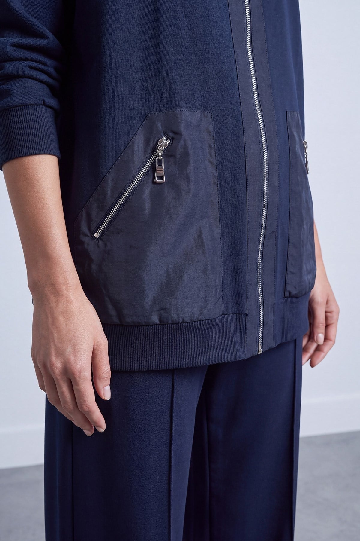 Ön Pat Detaylı Fermuarlı Pantolonlu Takım 14523 F.Navy Takım PUANE 