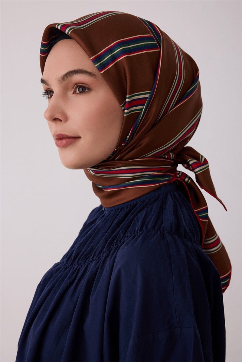 Belli 4405 Zincir Halkalar Geometrik %100 Twill İpek Eşarp - Kahve Eşarp BELLI 