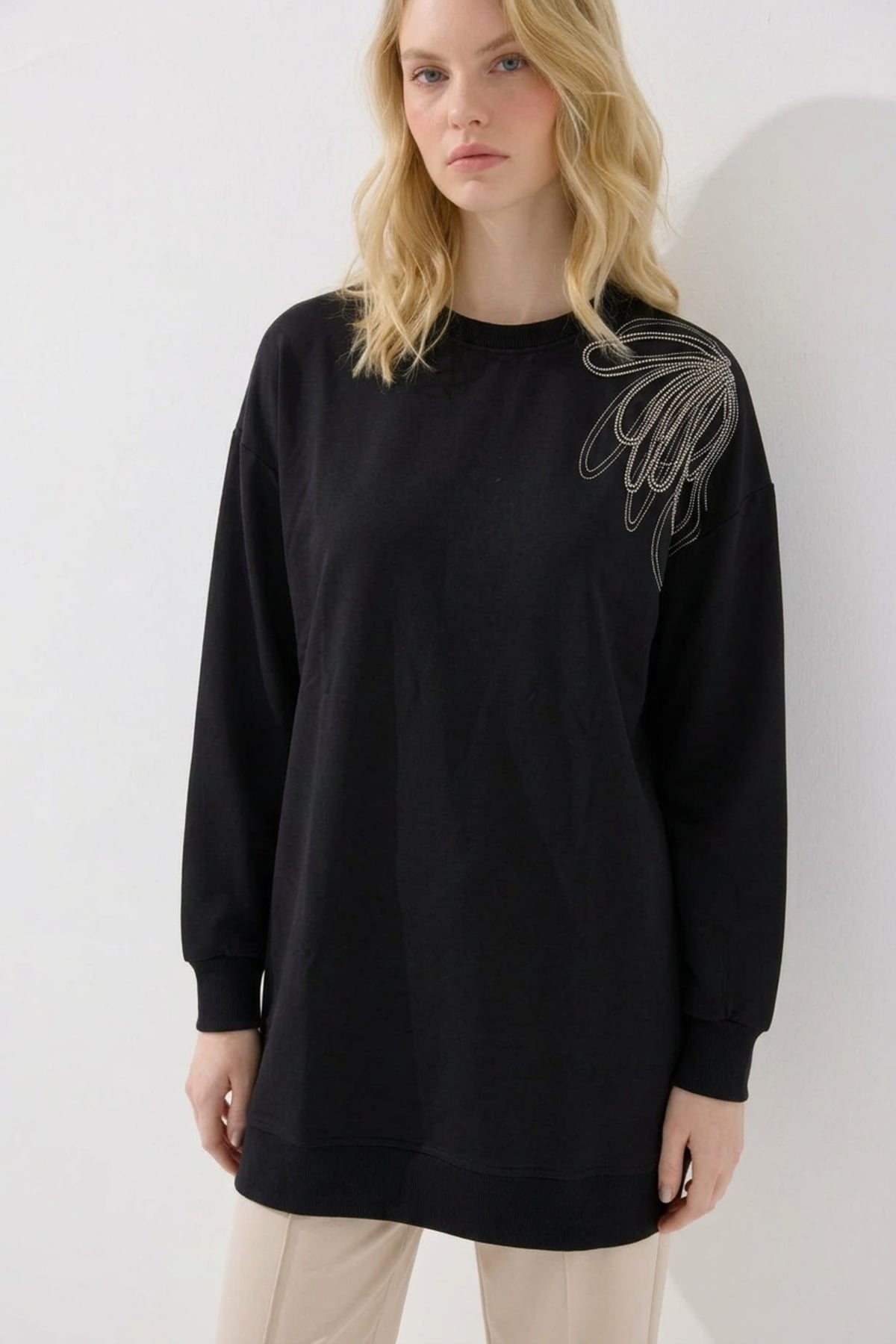 Tek Omuz İşlemeli İnce Sweat Tunik 3494 Siyah Tunik Ekrutex 