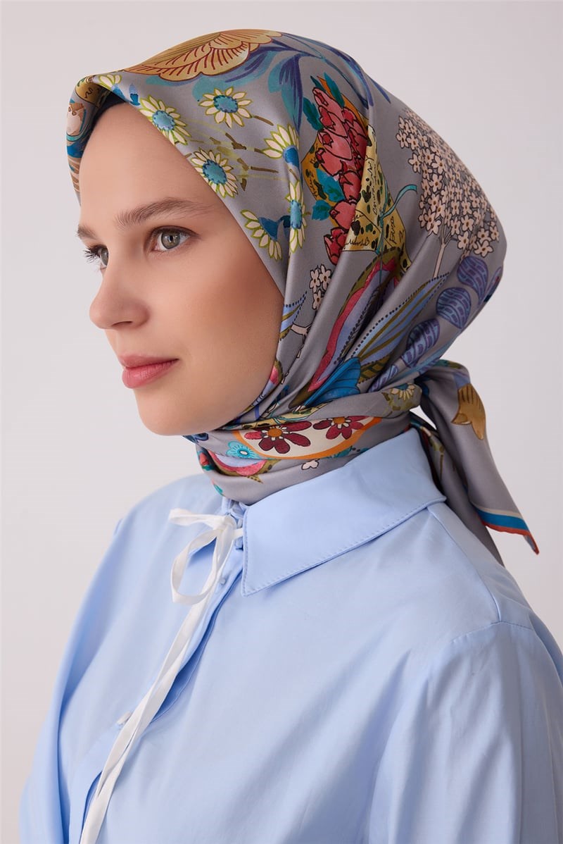 Belli 4415 Çiçek Buketi Çiçekli %100 Twill İpek Eşarp - Gri Eşarp BELLI 