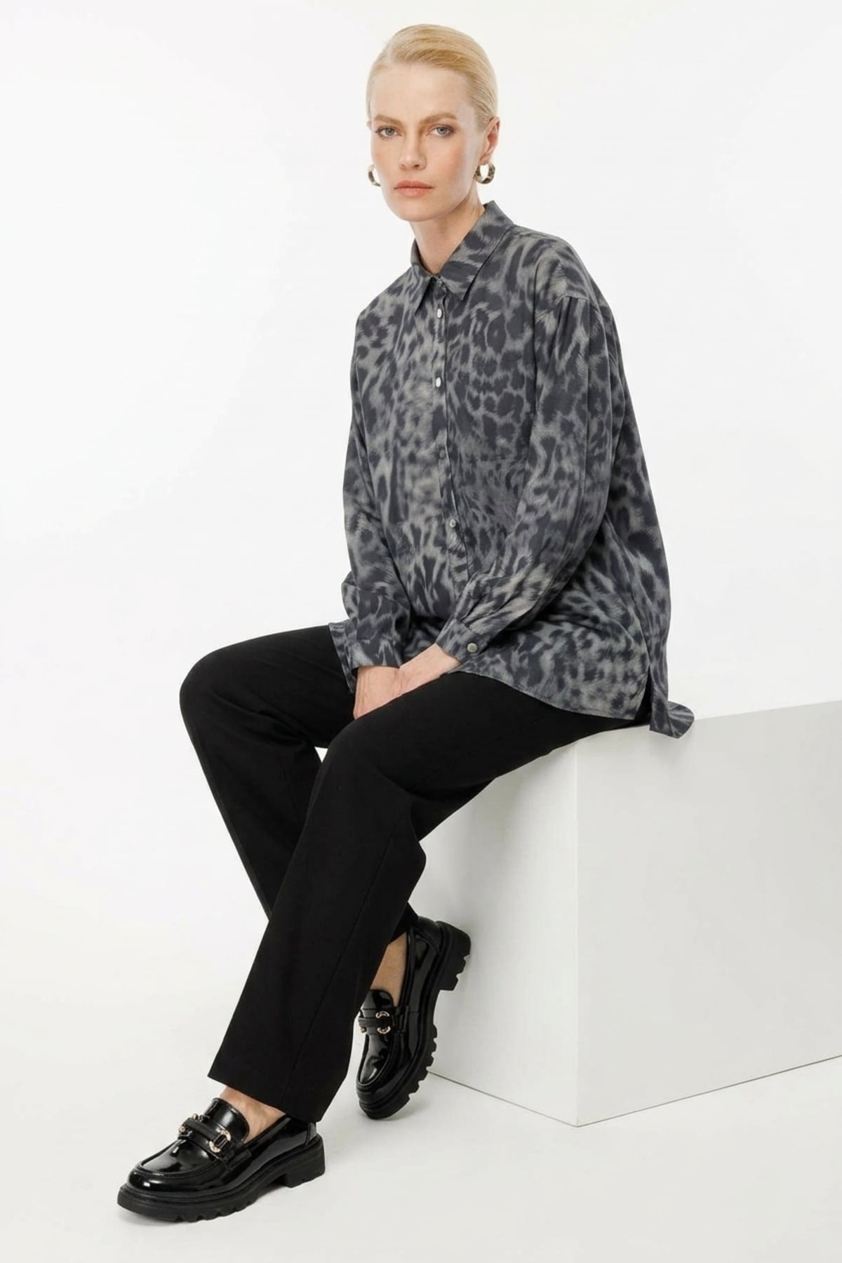 Ghisa Leopar Baskılı Gömlek Tunik 4520 Siyah Tunik GHİSA 