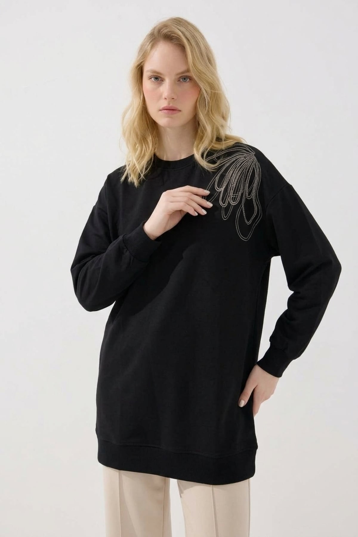 Tek Omuz İşlemeli İnce Sweat Tunik 3494 Siyah Tunik Ekrutex 