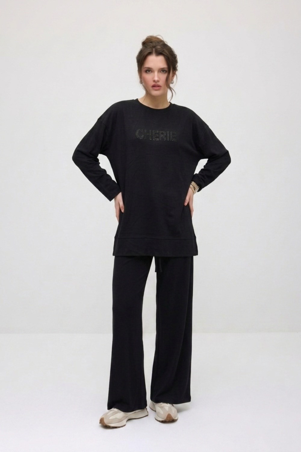 Pullu Nakış Detaylı Pantolonlu Takım 0037999 Siyah Takım İKOLL 