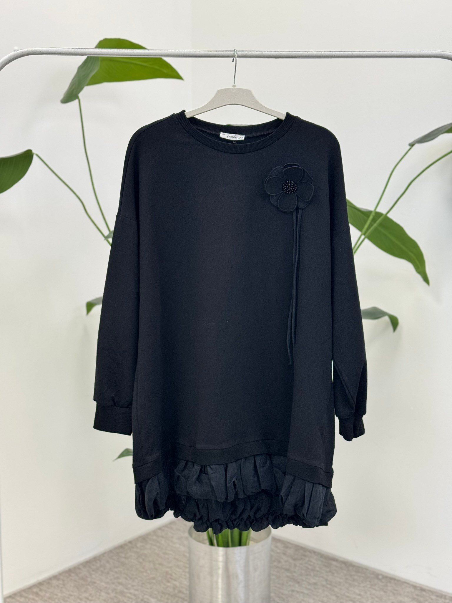 Yaka Çiçek Aplikeli Tunik 10815 Siyah Tunik PUANE 