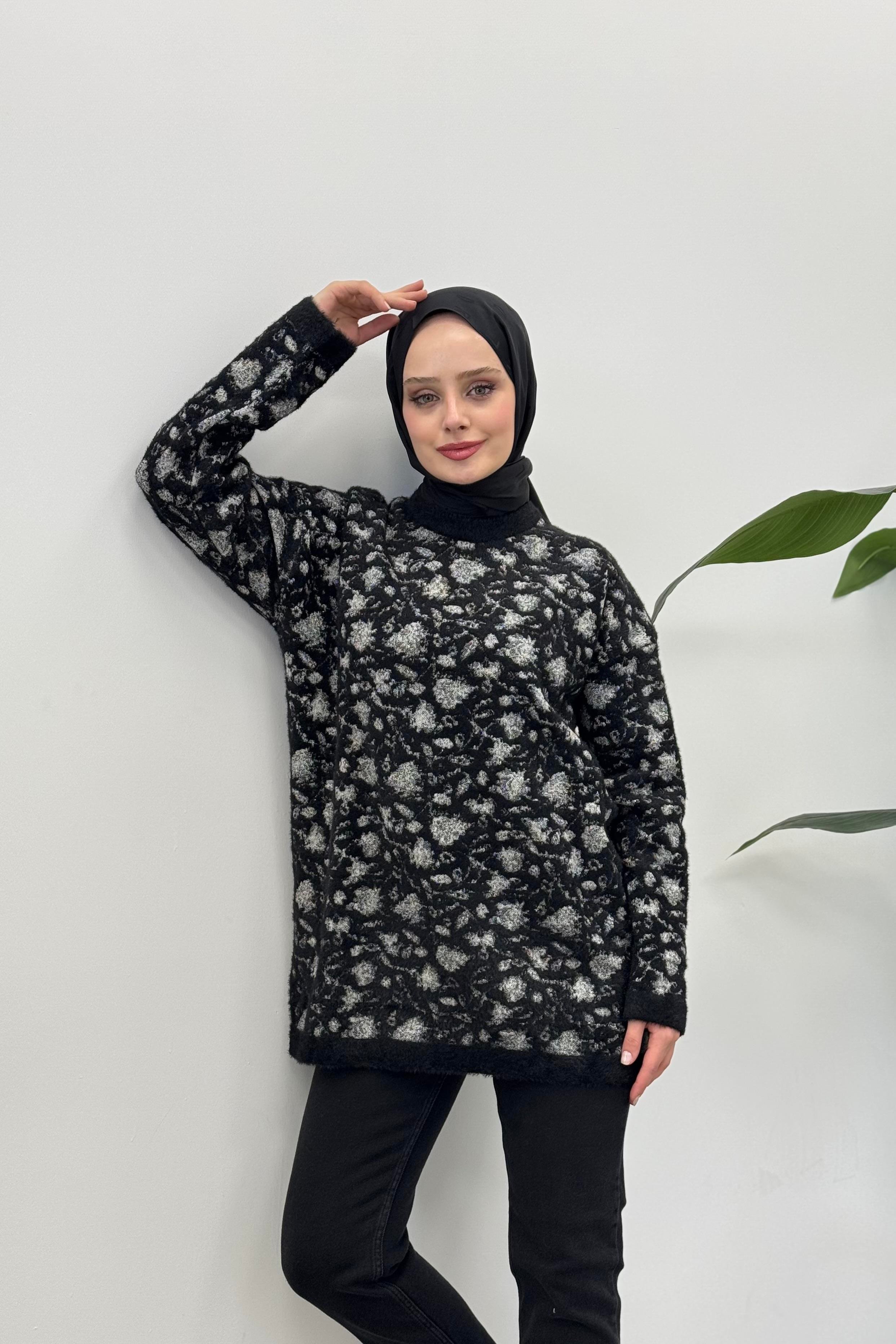 NEFİSE Angora Çiçek Desenli Tunik 140226 - Siyah - Vanilya Angora Çiçek Desenli Tunik 140226 - Siyah - Vanilya - Bilen Giyim Tunik 