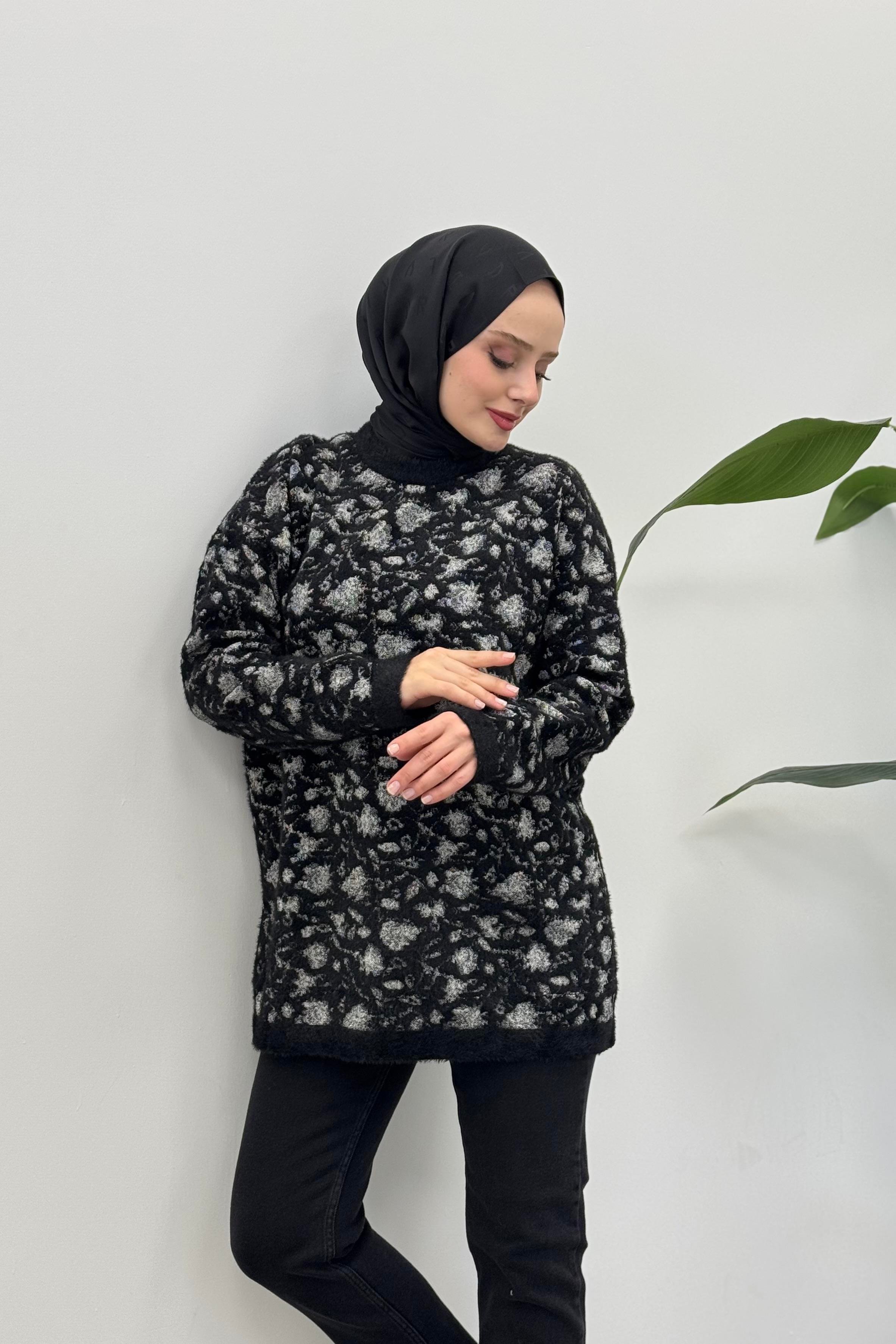 NEFİSE Angora Çiçek Desenli Tunik 140226 - Siyah - Vanilya Angora Çiçek Desenli Tunik 140226 - Siyah - Vanilya - Bilen Giyim Tunik 