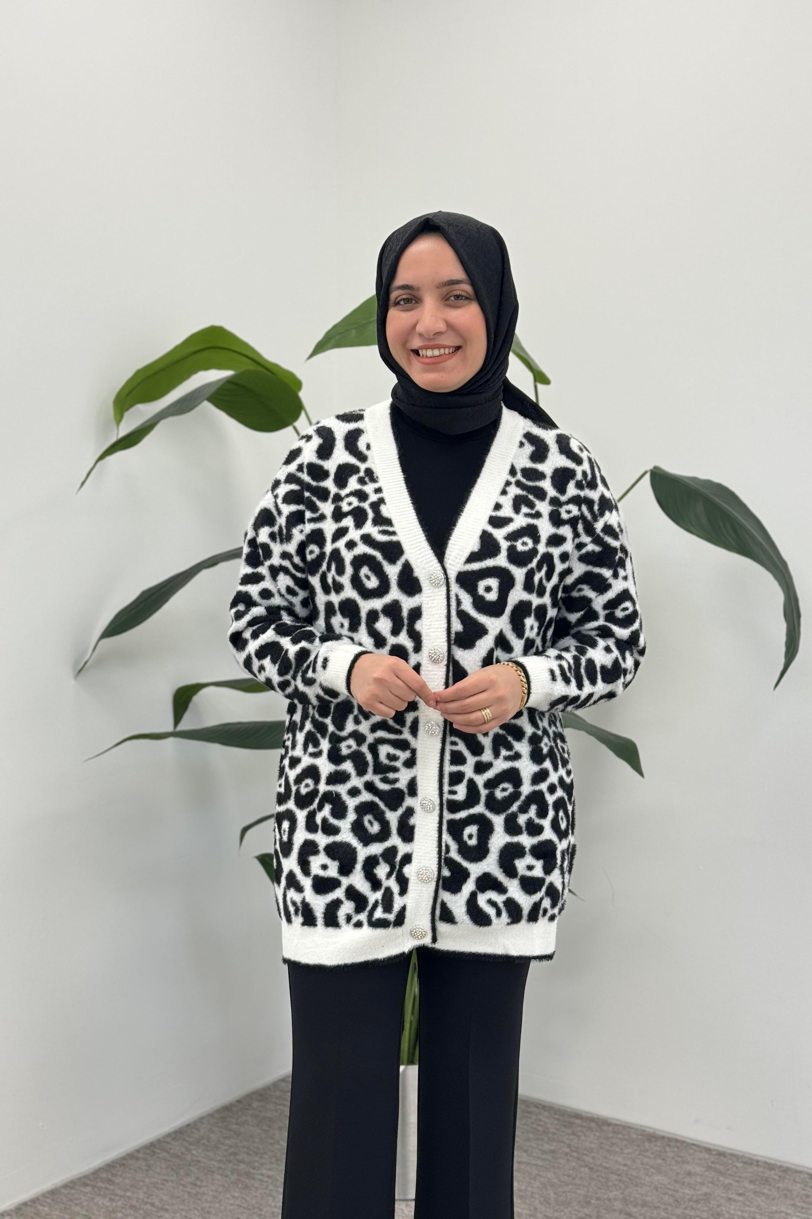 NEFİSE Angora Leopar Desenli Uzun Hırka 101003 - Vanilya - Siyah  Hırka 