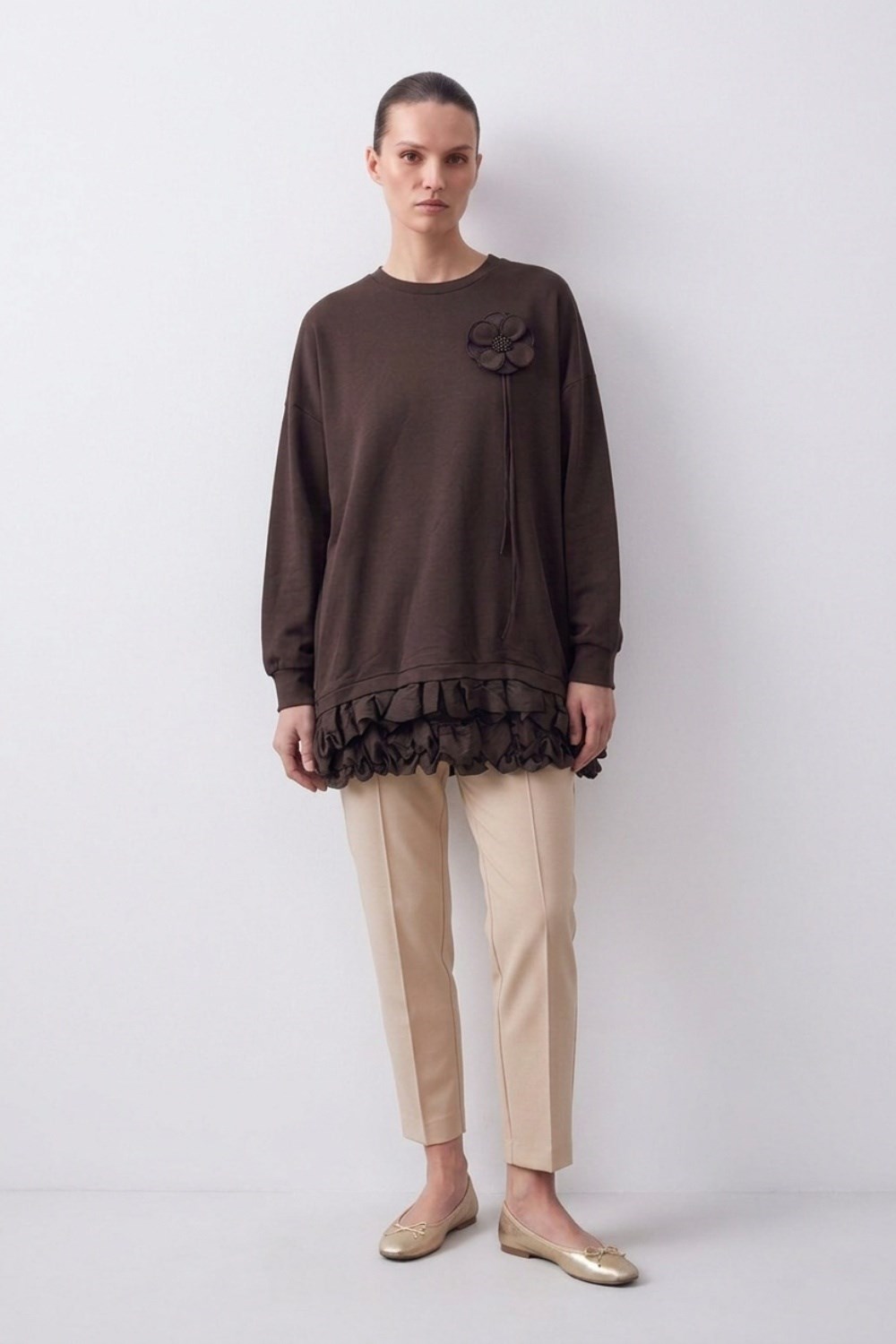 Yaka Çiçek Aplikeli Tunik 10815 Browni Tunik PUANE 