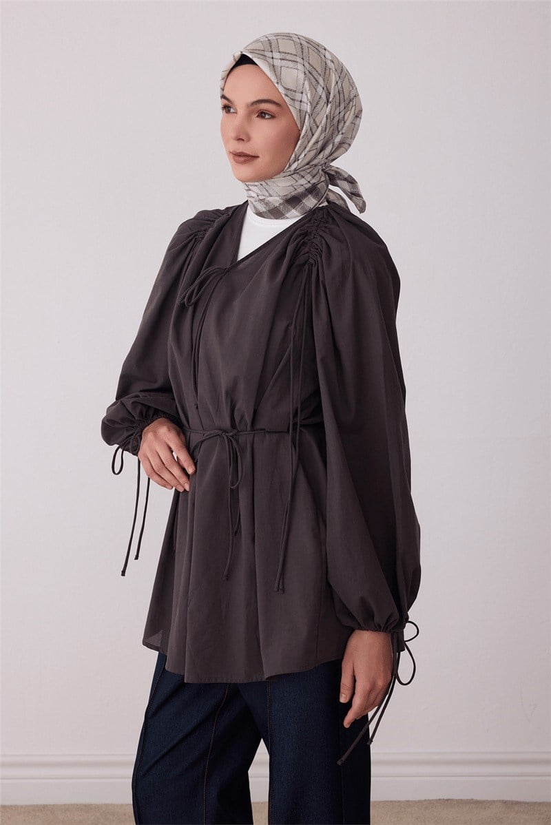 Belli 4421 Düğümlü Kafes Geometrik %100 Twill İpek Eşarp - Bej Eşarp BELLI 