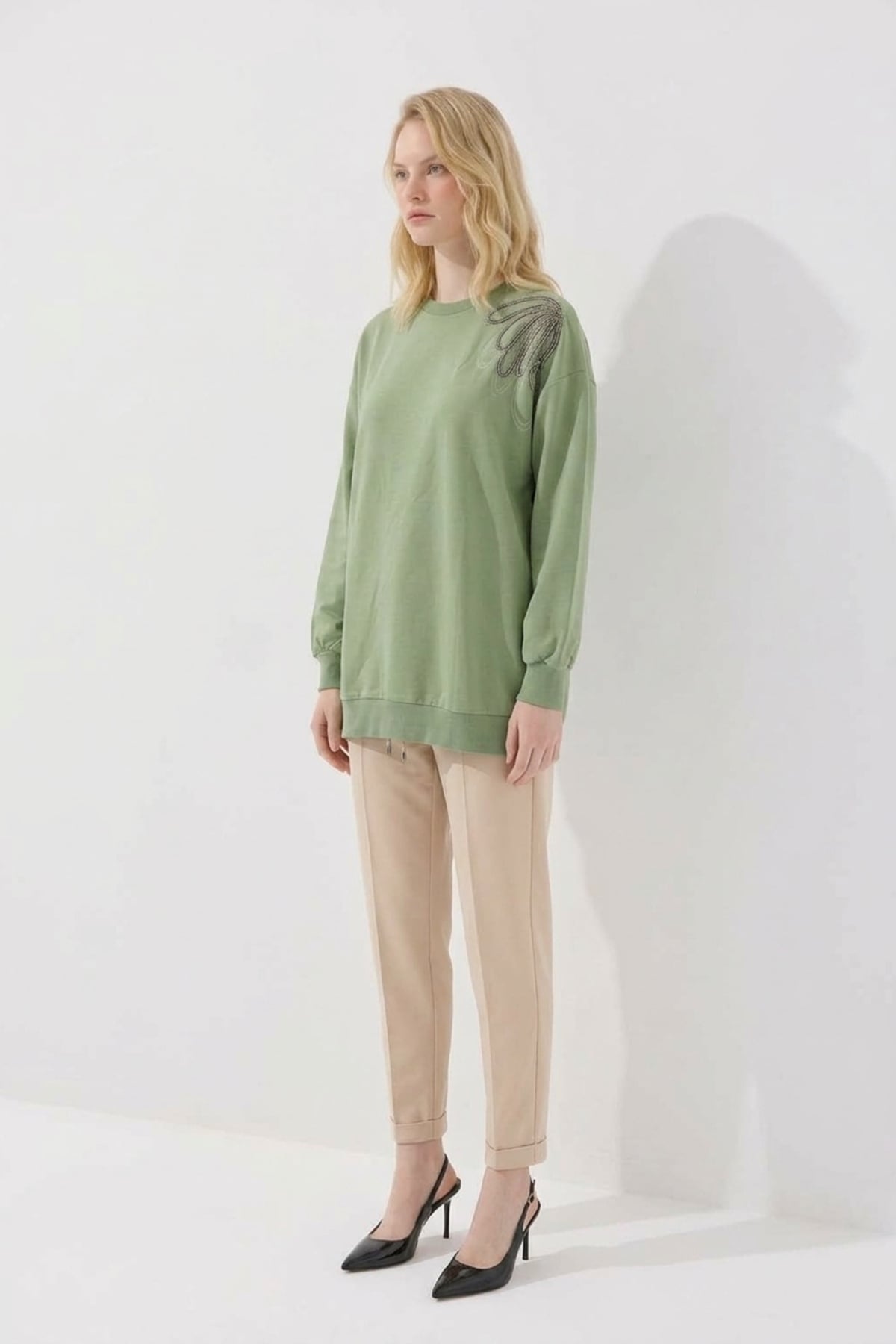 Tek Omuz İşlemeli İnce Sweat Tunik 3494 Mint Yeşili Tunik Ekrutex 