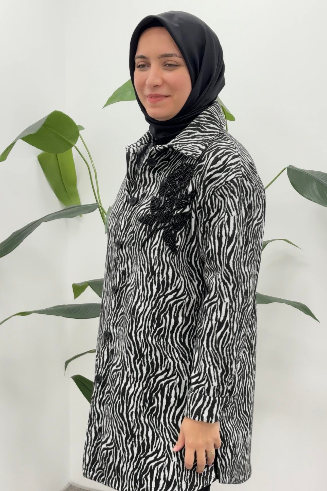 FUAT GÜRŞEN Fuat Gürşen 2640 Zebra Desen Kap - Ekru Fuat Gürşen 2640 Zebra Desen Kap - Ekru - Bilen Giyim Kap 