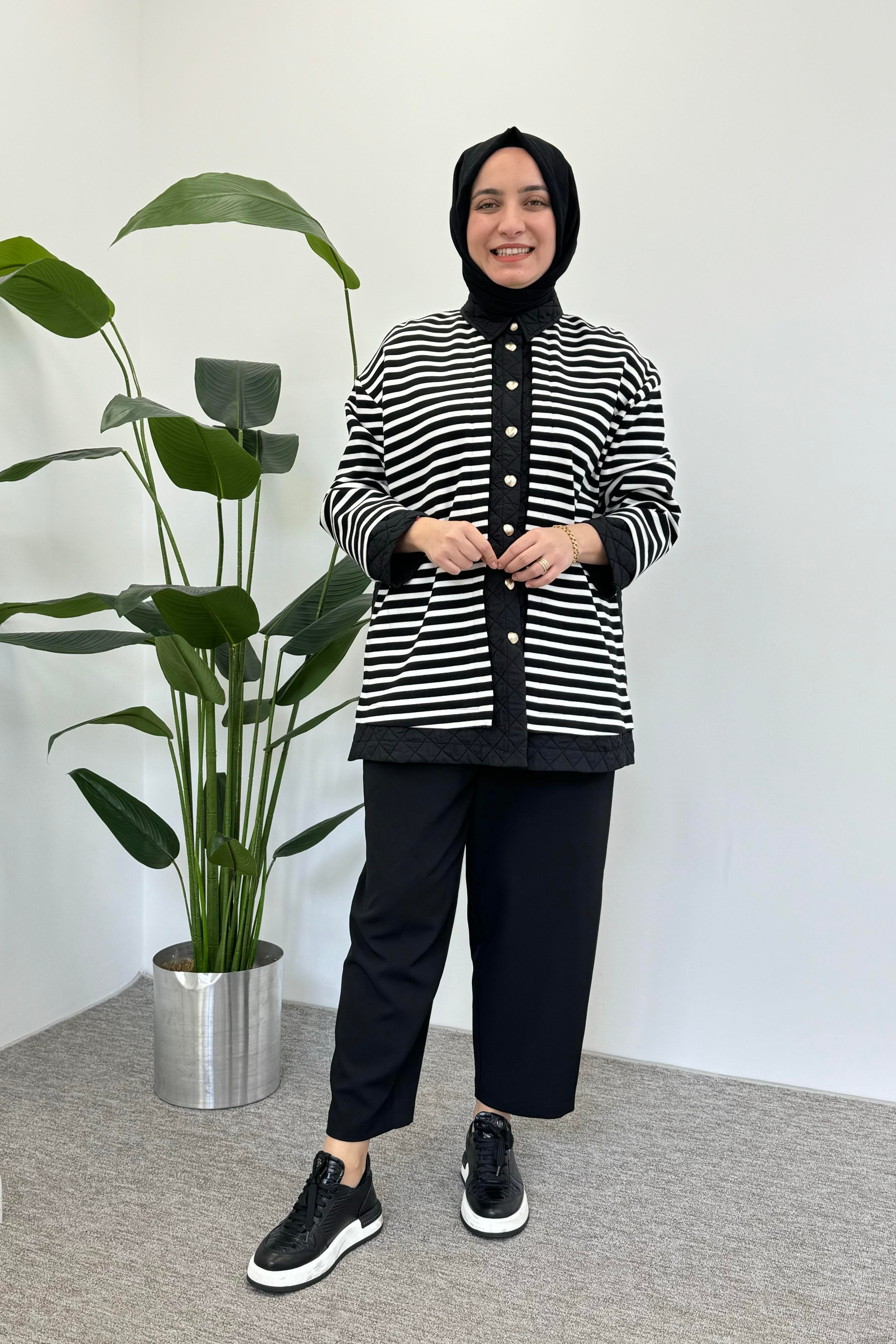 GHİSA Ghisa 3966 Çizgi Detaylı Çıtçıtlı Kap - Siyah  Kap 