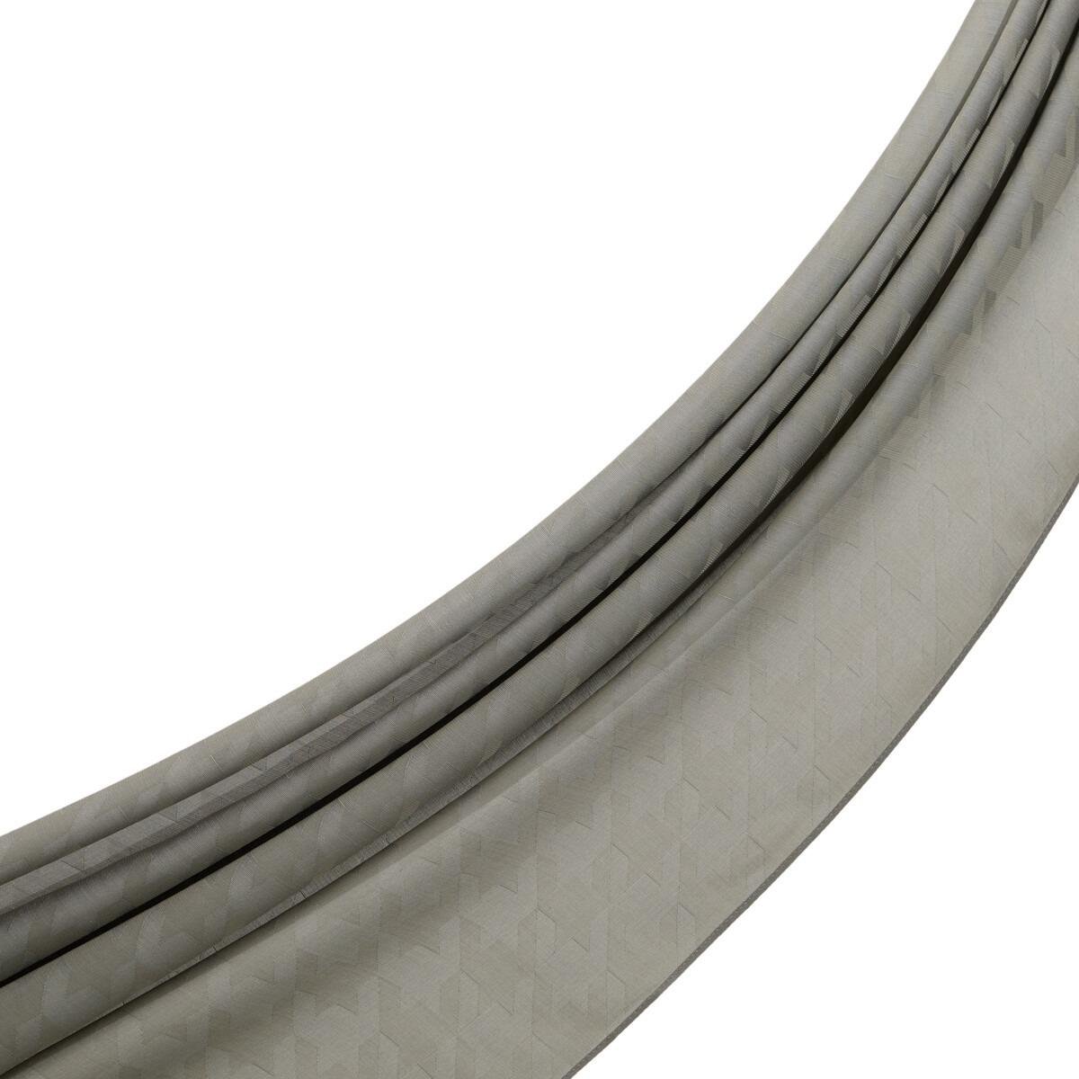 İPEKEVİ İpekevi 04390 Dört Mevsim Kazayağı Desenli Monogram Şal - Açık Duman İpekevi 04390 Dört Mevsim Kazayağı Desenli Monogram Şal - Bilen Giyim Şal 