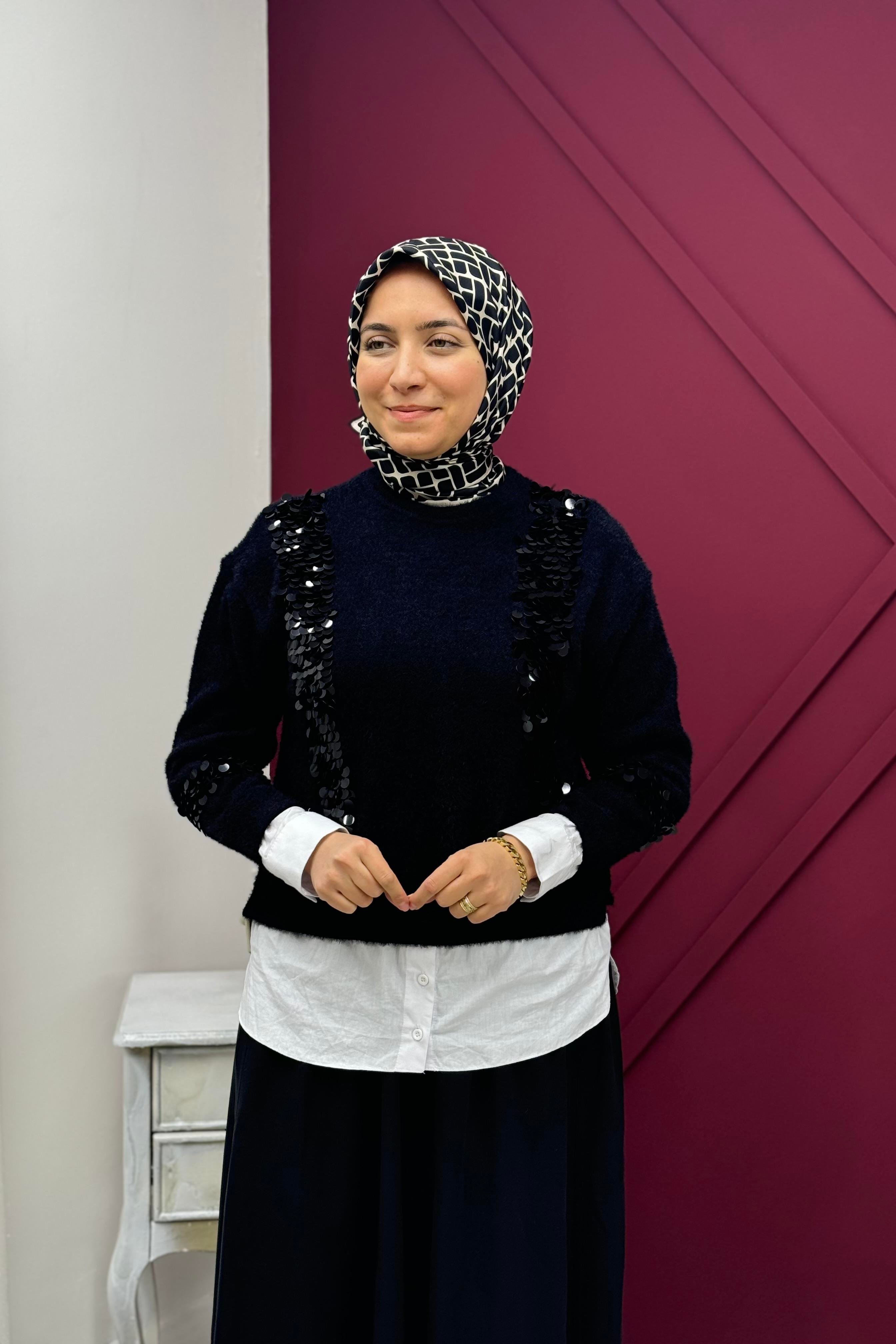 MİSSEMRAMİSS Missemramiss 4653 Pullu Gömlek Garni Angora Tunik - Siyah  Tunik 