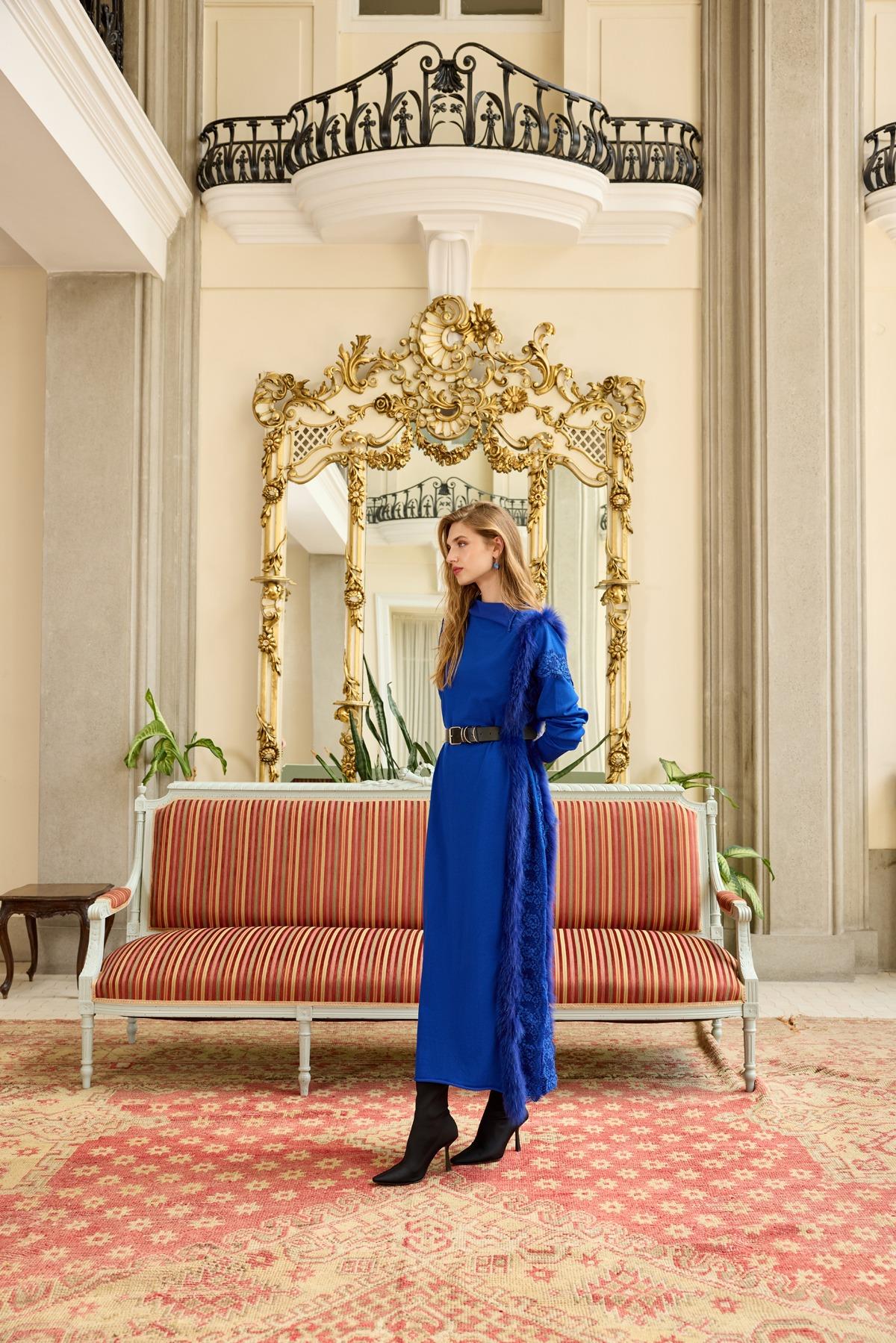 MİSSWHENCE Misswhence 36805 Triko Kürklü Elbise - Saks  Elbise 