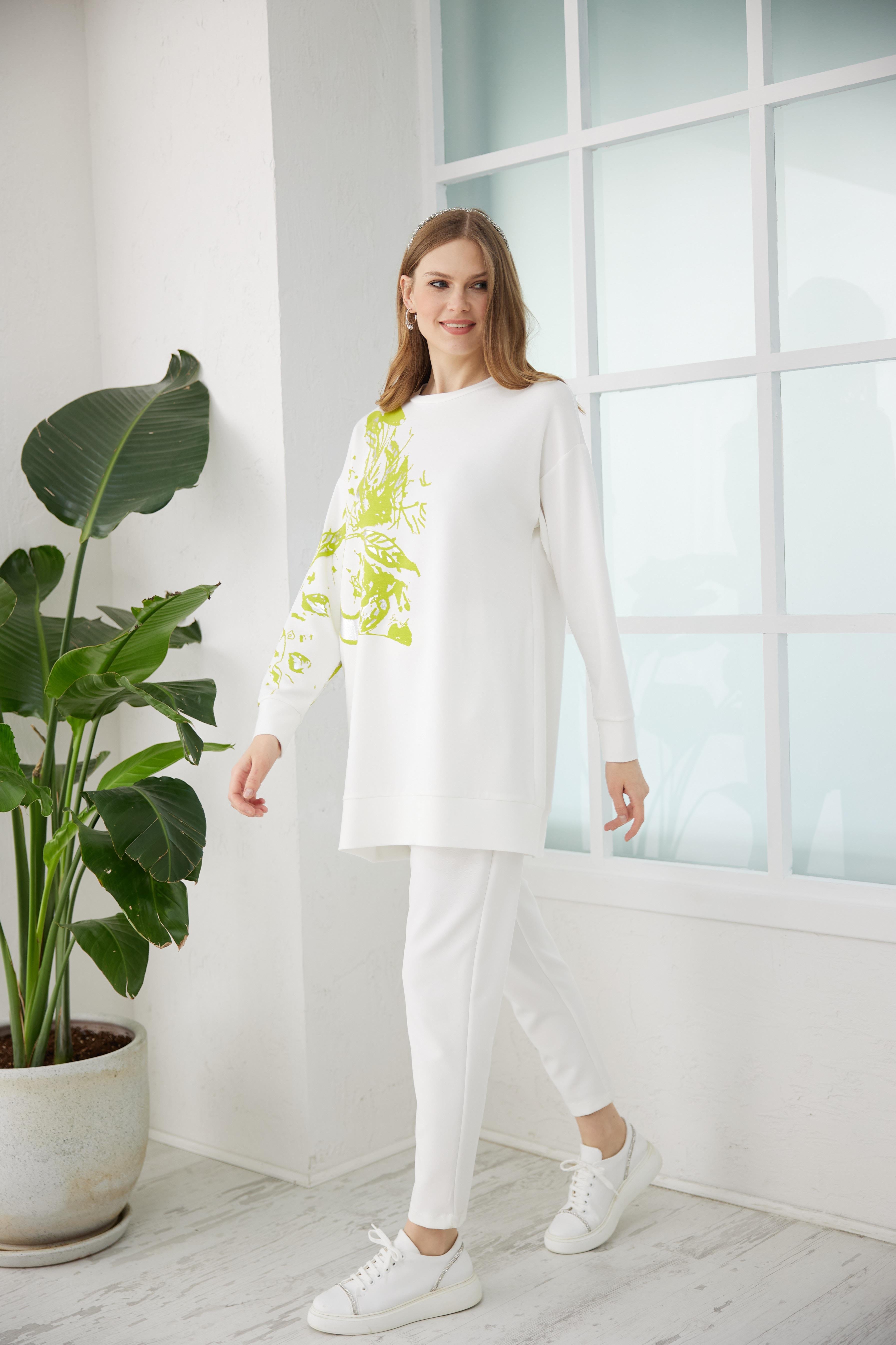 MOODBASİC Moodbasic Mb21.268 Gümüş Varak Baskılı Sweatshırt - Lime Moodbasic Mb21.268 Gümüş Varak Baskılı Sweatshırt - Lime Tunik Bilen Giyim Tunik