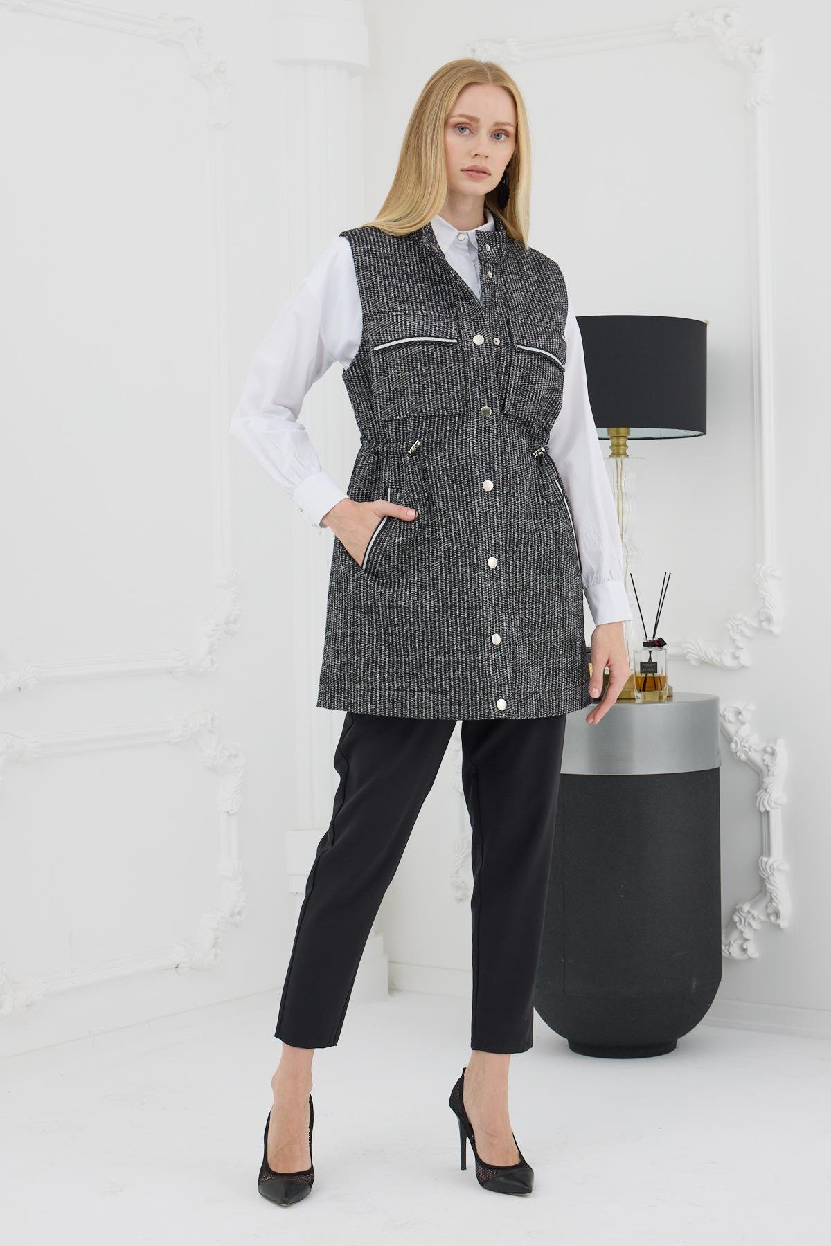 MOODBASİC Moodbasic Mb28.72 Gümüş Şeritli Triko Yelek - Siyah Moodbasic Mb28.72 Gümüş Şeritli Triko Yelek - Siyah - Bilen Giyim Yelek 
