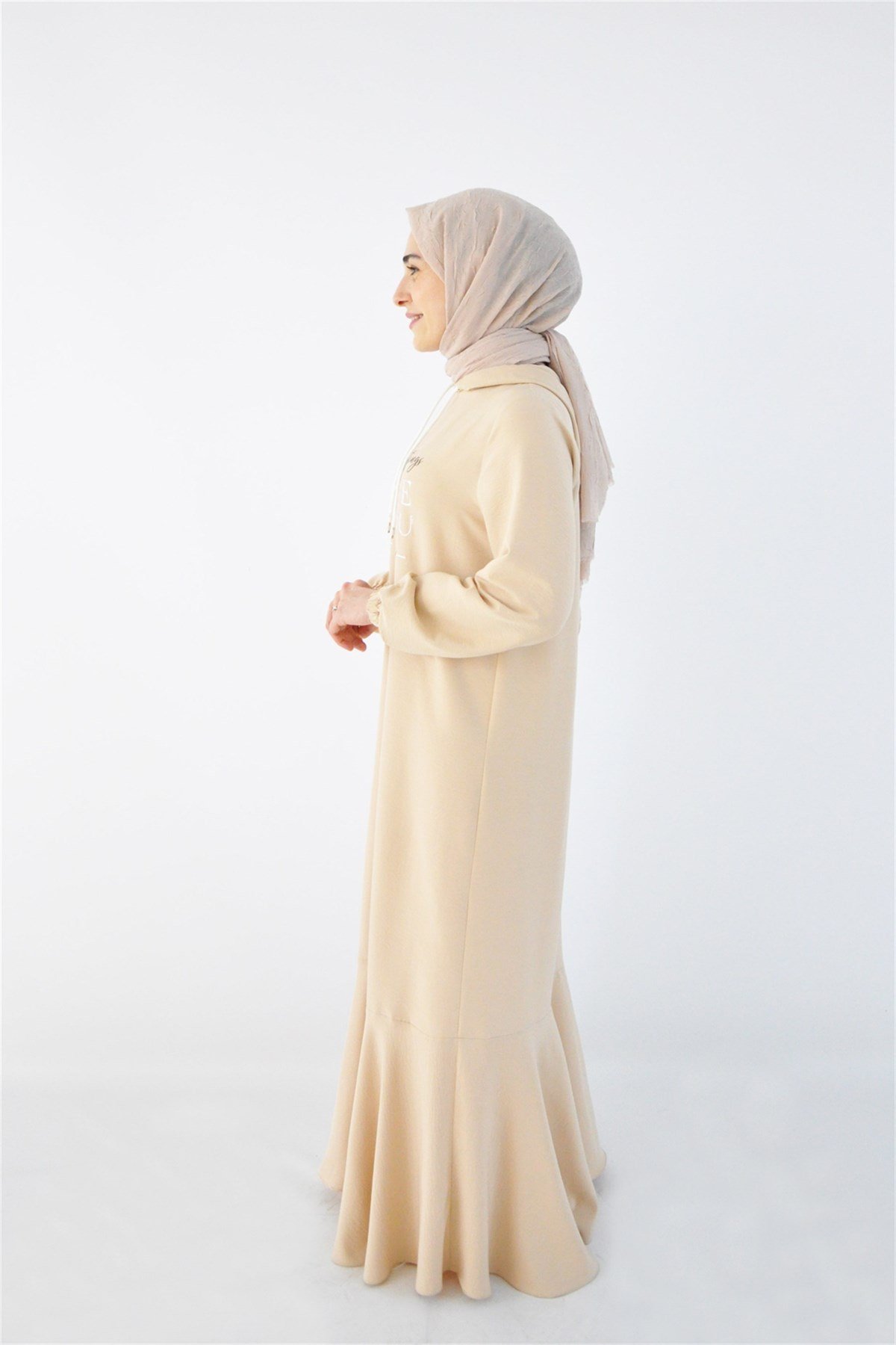 MOODBASİC Moodbasic Mb06.110 Volanlı Kapüşonlu Yazılı Elbise - Bej MOODBASİC Moodbasic Mb06.110 Volanlı Kapüşonlu Yazılı Elbise - Bej Elbise   Elbise