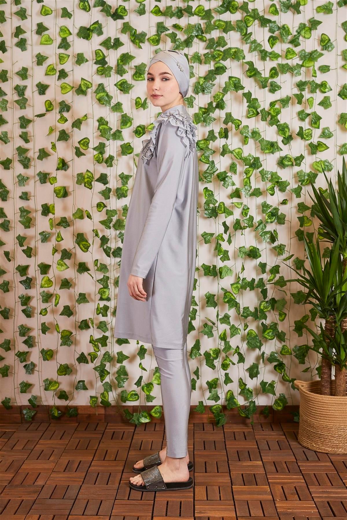 MOODBASİC Moodbasic Sw36.178 Fırfırlı Taşlı Tesettür Mayo - Gümüş Moodbasic Sw36.178 Fırfırlı Taşlı Tesettür Mayo - Gümüş Tesettür Mayo MOODBASİC Bilen Giyim Tesettür Mayo