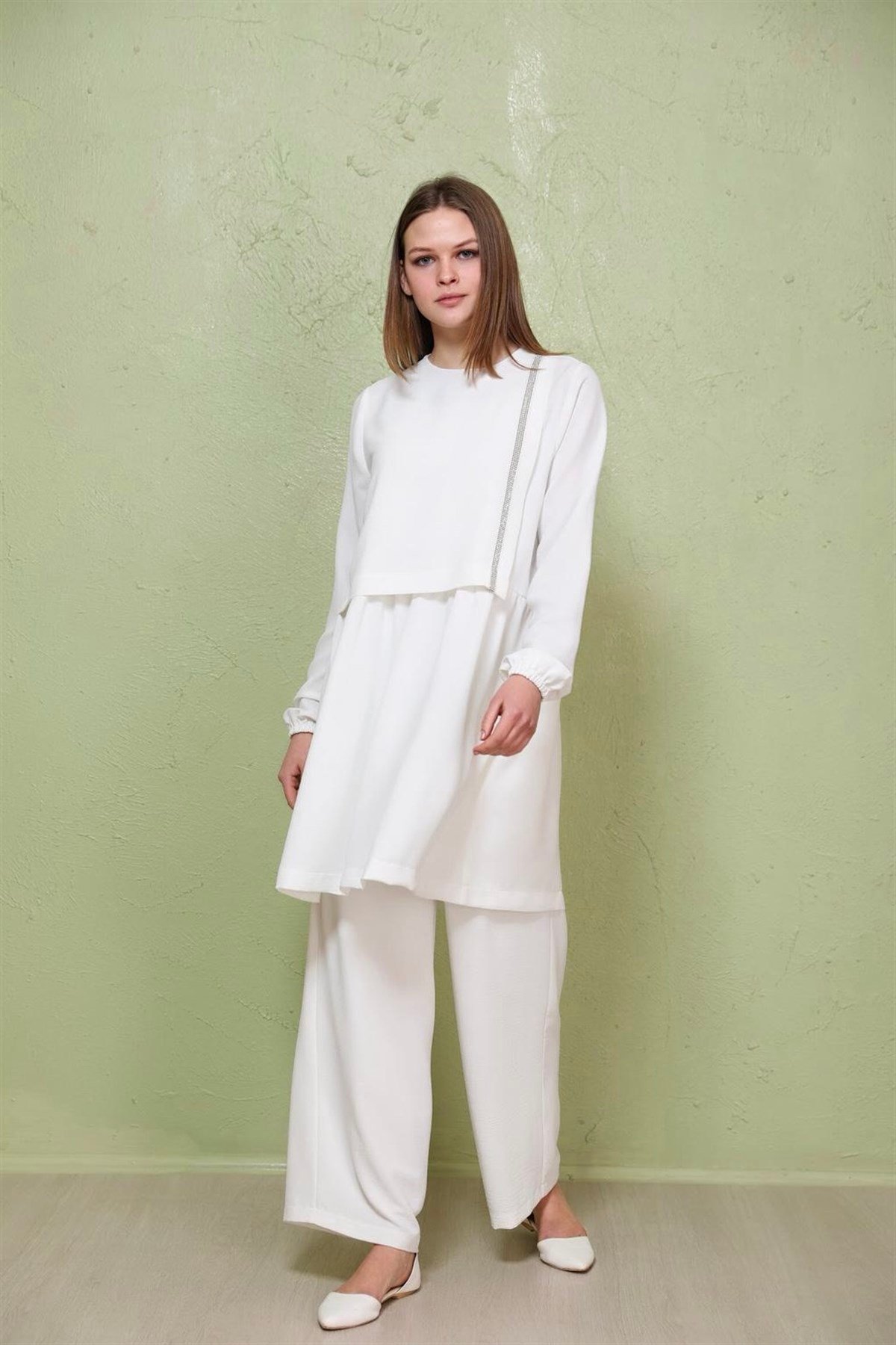 MOODBASİCMoodbasic Mm24.0147 Ön Taş Şerit Detay Pantolonlu Takım - Beyaz
