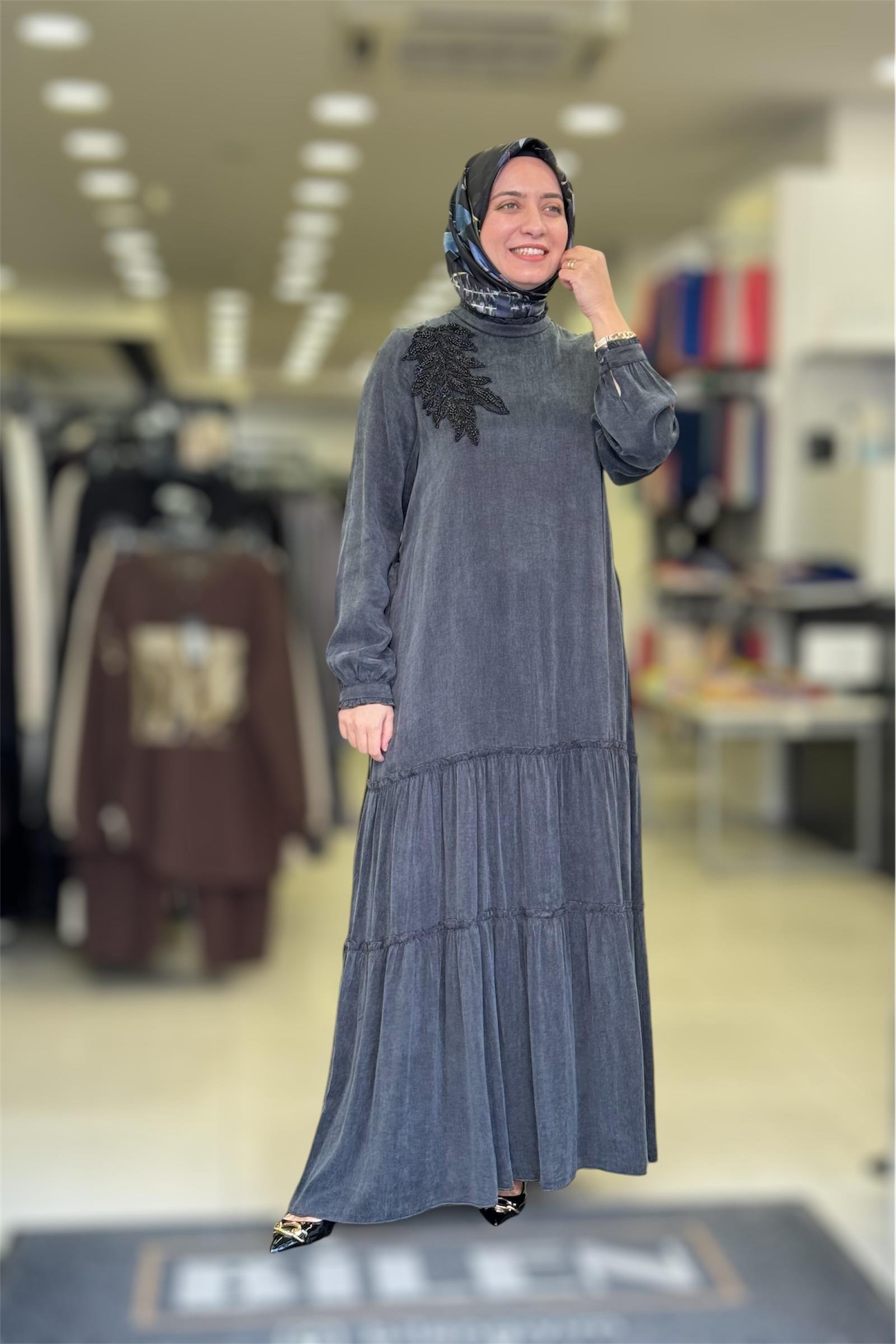 Nurcan Çetin Nurcan Çetin 16138 Yaprak Taş Boncuk İşlemeli Cupra Elbise - Siyah Nurcan Çetin 16138 Yaprak Taş Boncuk İşlemeli Cupra Elbise - Siyah - Bilen Giyim Elbise 