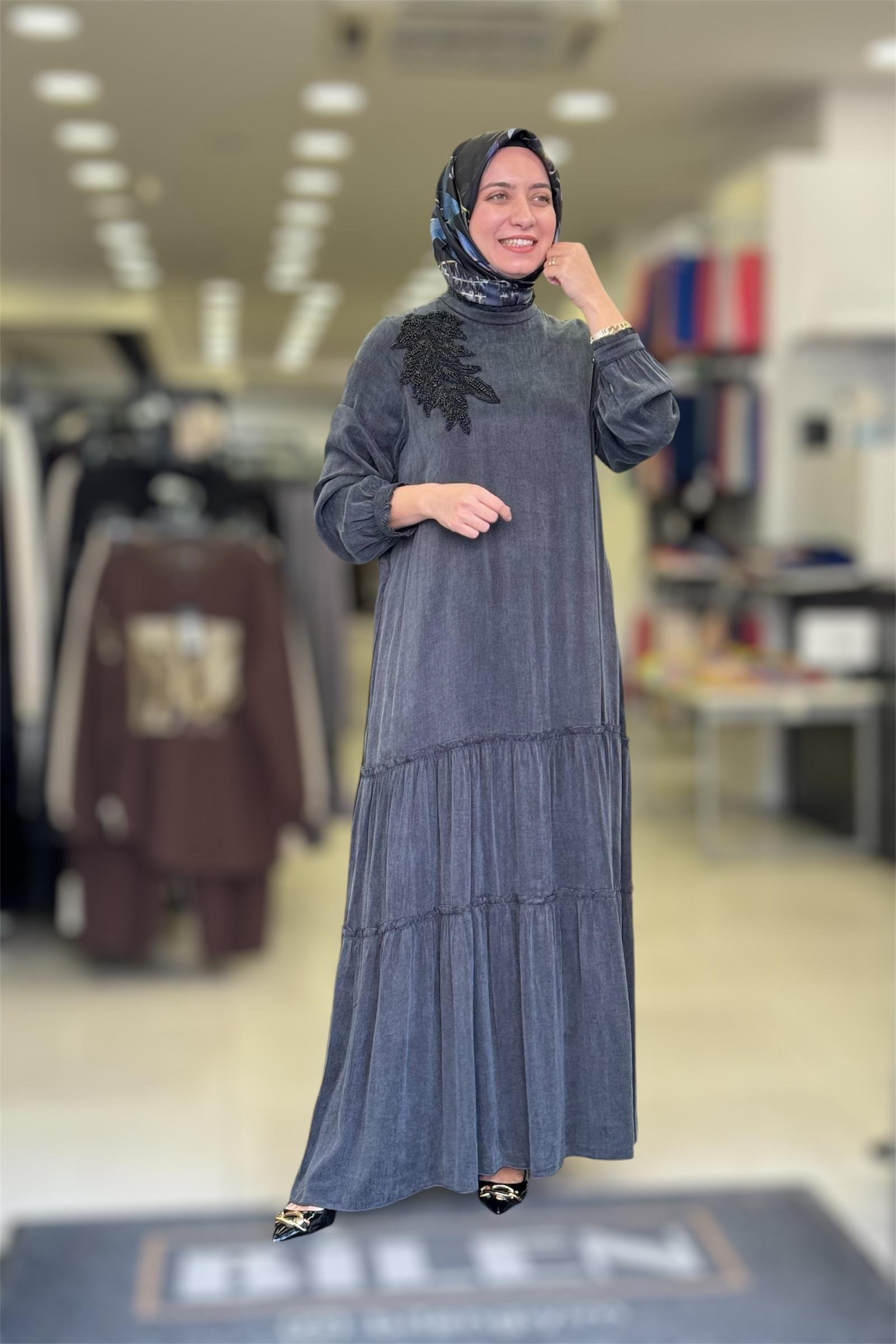 Nurcan Çetin Nurcan Çetin 16138 Yaprak Taş Boncuk İşlemeli Cupra Elbise - Siyah Nurcan Çetin 16138 Yaprak Taş Boncuk İşlemeli Cupra Elbise - Siyah - Bilen Giyim Elbise 