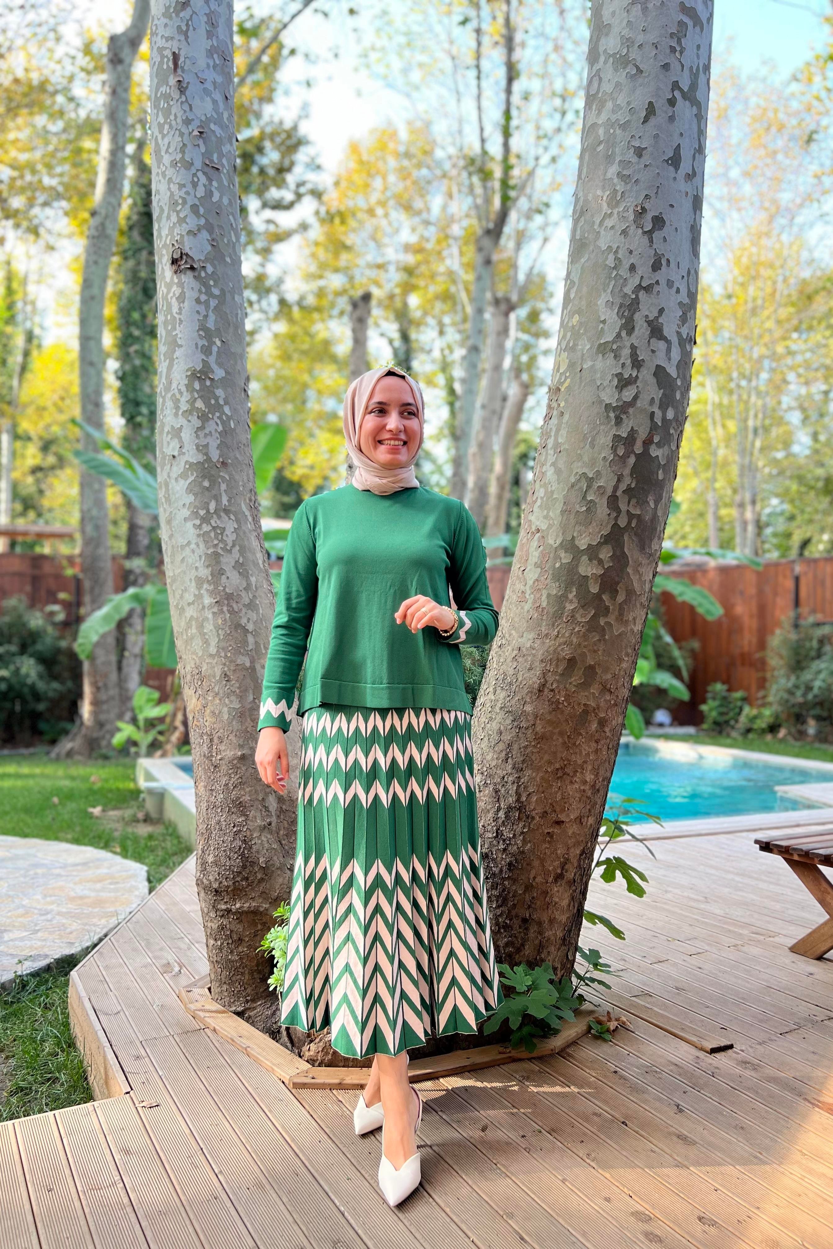 NUSS Nuss 900 Zikzak Desenli Triko Etekli Takım - Zümrüt Nuss 900 Zikzak Desenli Triko Etekli Takım - Zümrüt - Bilen Giyim Takım