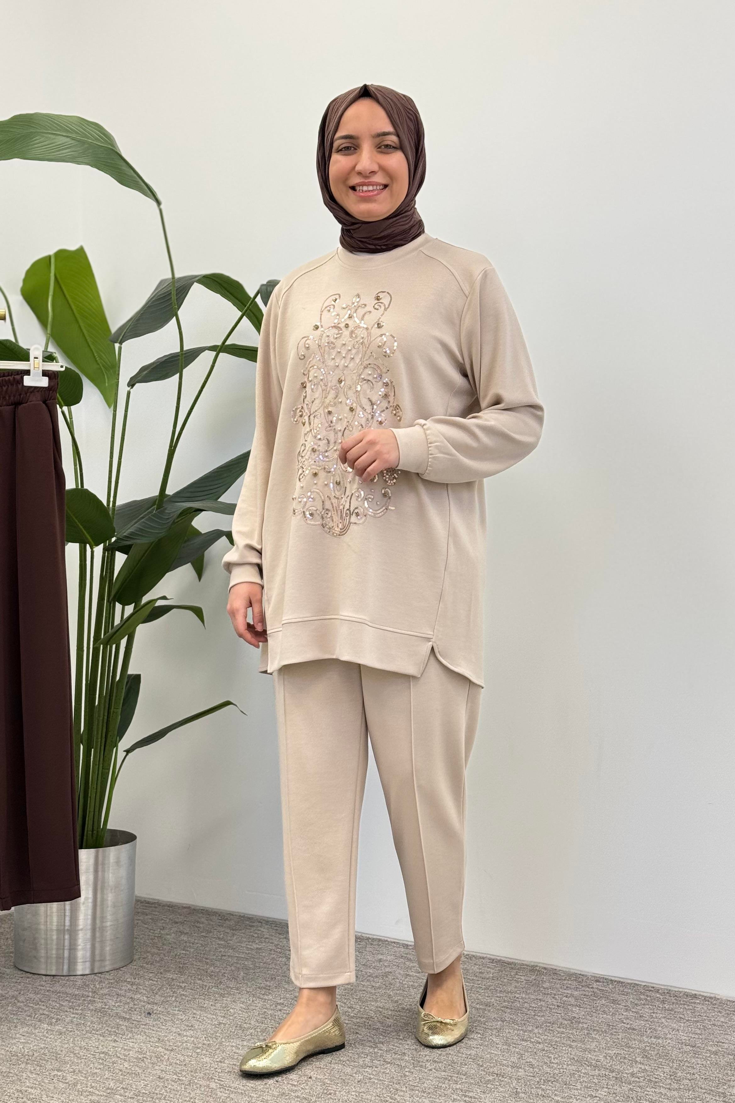 STELLA STORE Ön Payet Nakış İşlemeli Pantolonlu Takım 3026 - Bej Ön Payet Nakış İşlemeli Pantolonlu Takım 3026 - Bilen Giyim Takım 
