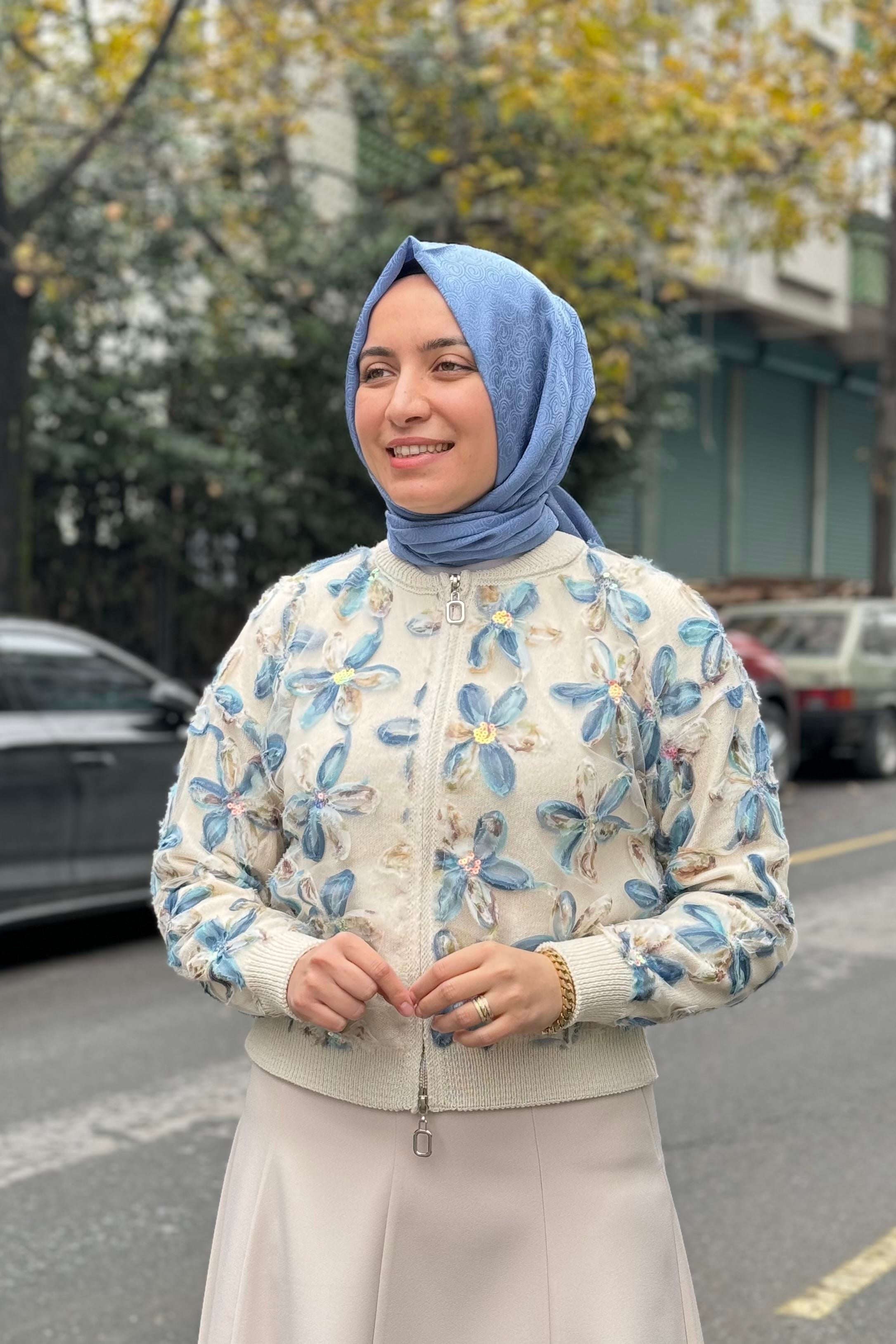 NEFİSE Pamuk Papatyalı Fermuarlı Hırka 7647 - Mavi Pamuk Papatyalı Fermuarlı Hırka 7647 - Mavi - Bilen Giyim Hırka 