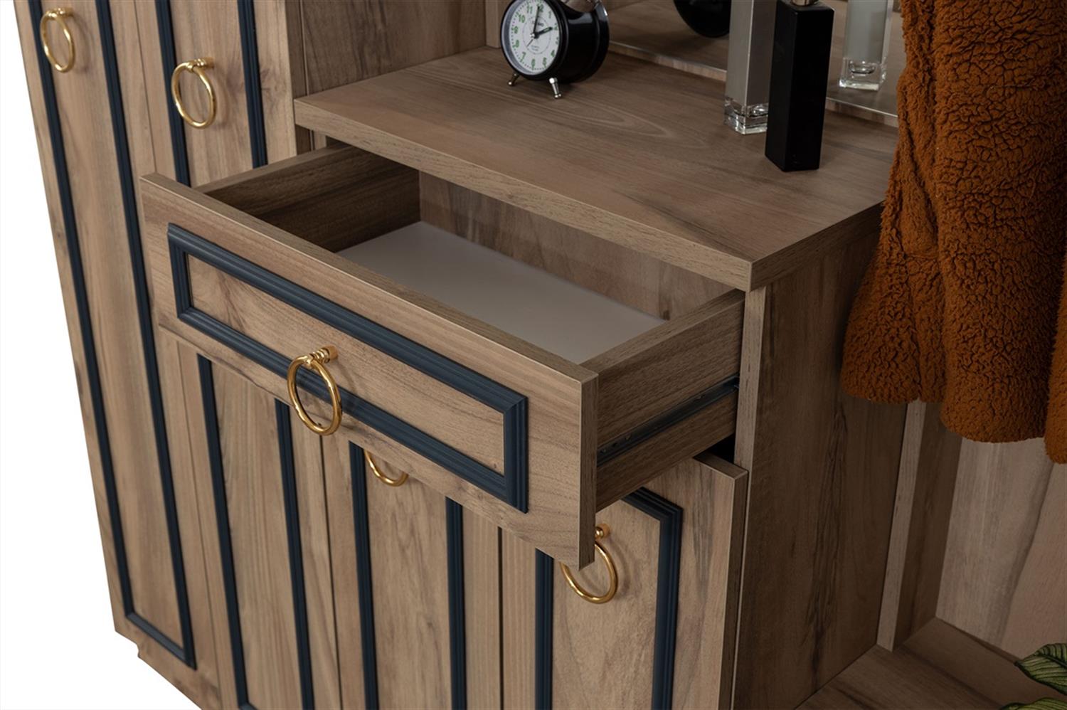 Dekorbizde Nergis Portmanto