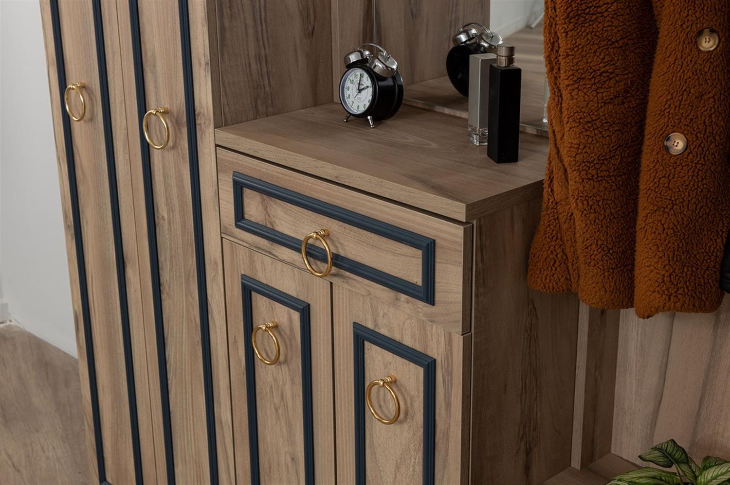 Dekorbizde Nergis Portmanto